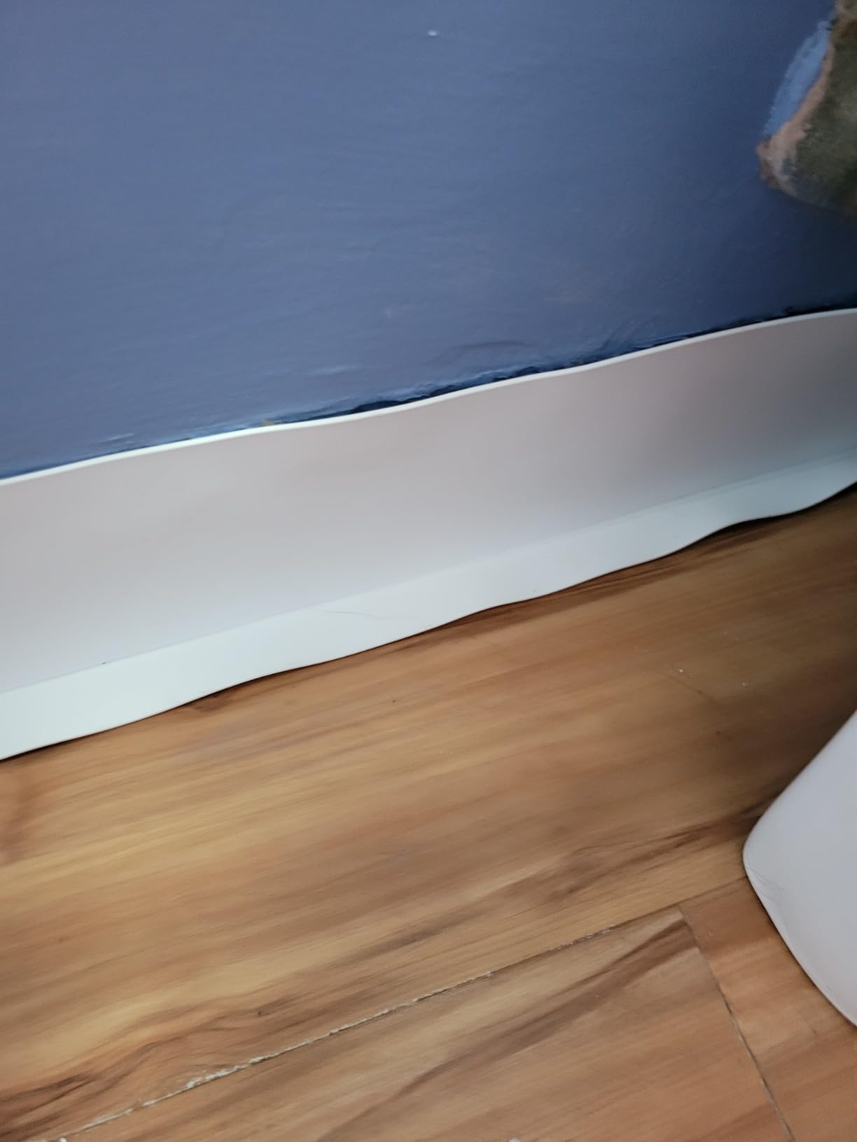 Duzzy Flexible Baseboard Molding Trim, 5 Inch(W) x 20 Feet(L) Peel and Stick Rubber Wall Trim Molding, Self-Adhesive Vinyl Wall Base Cove Base customer photo 1