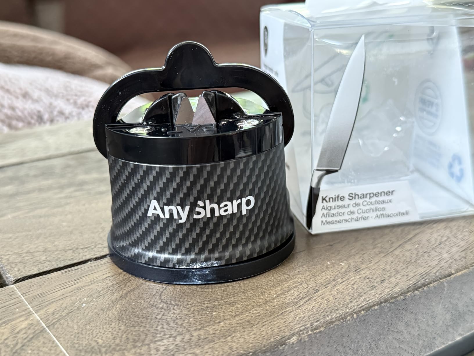 AnySharp – GLOBAL – Easy to Use, Hands Free Knife Sharpener - Red customer photo 1
