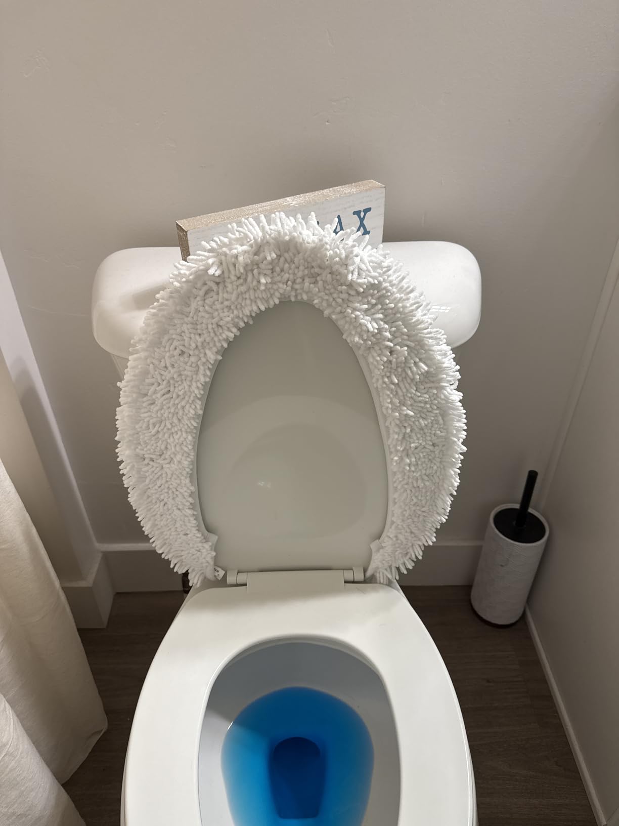 TREETONE Ultra Soft Chenille Bathroom Toilet Lid Cover, 19x21 Inches, White customer photo 1