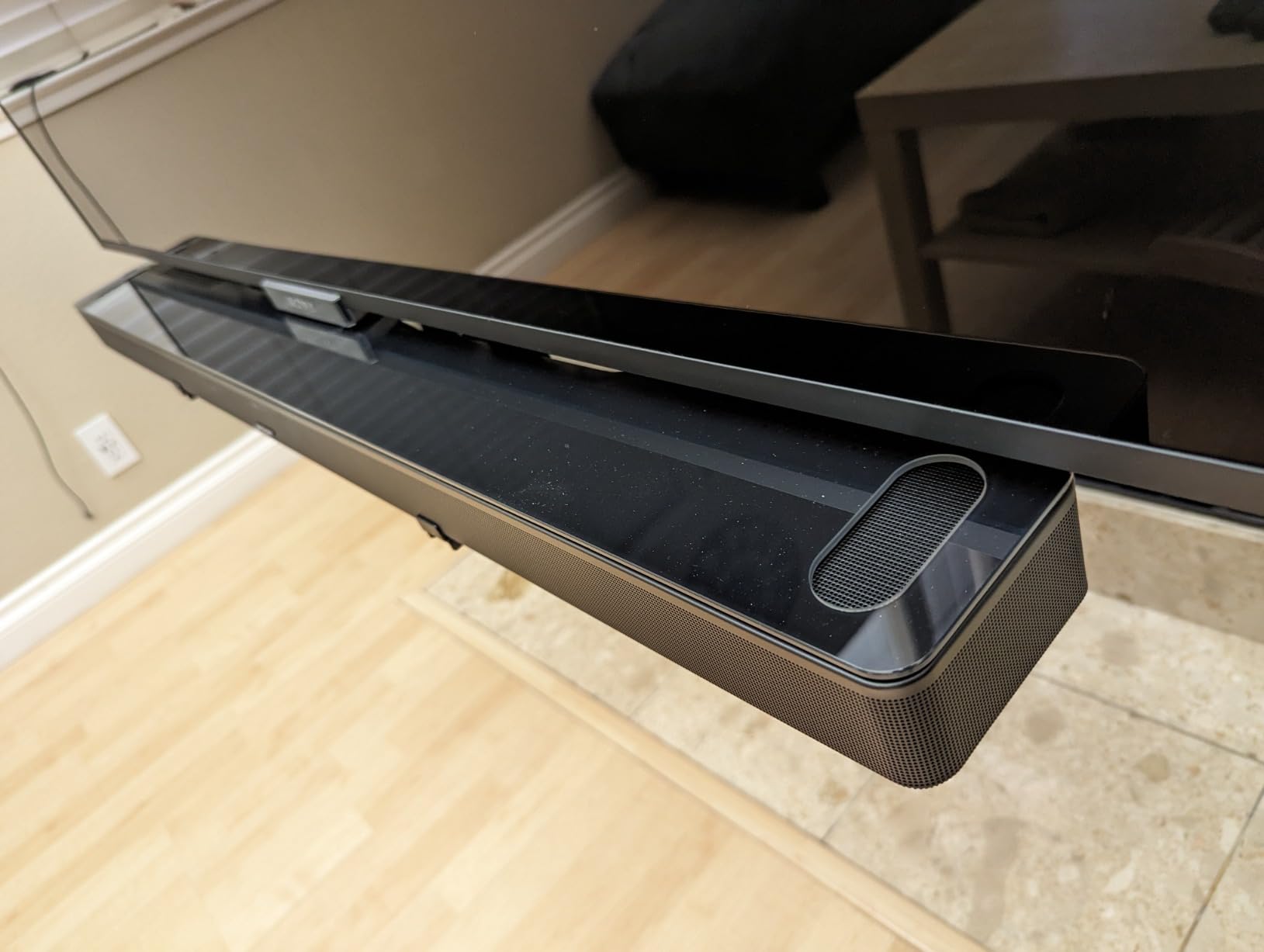 Bose Smart Ultra Dolby Atmos Soundbar, All-in-One Surround Sound System for TV, A.I. Dialogue Mode, Alexa and Google Voice Control, HDMI eARC, Black customer photo 1