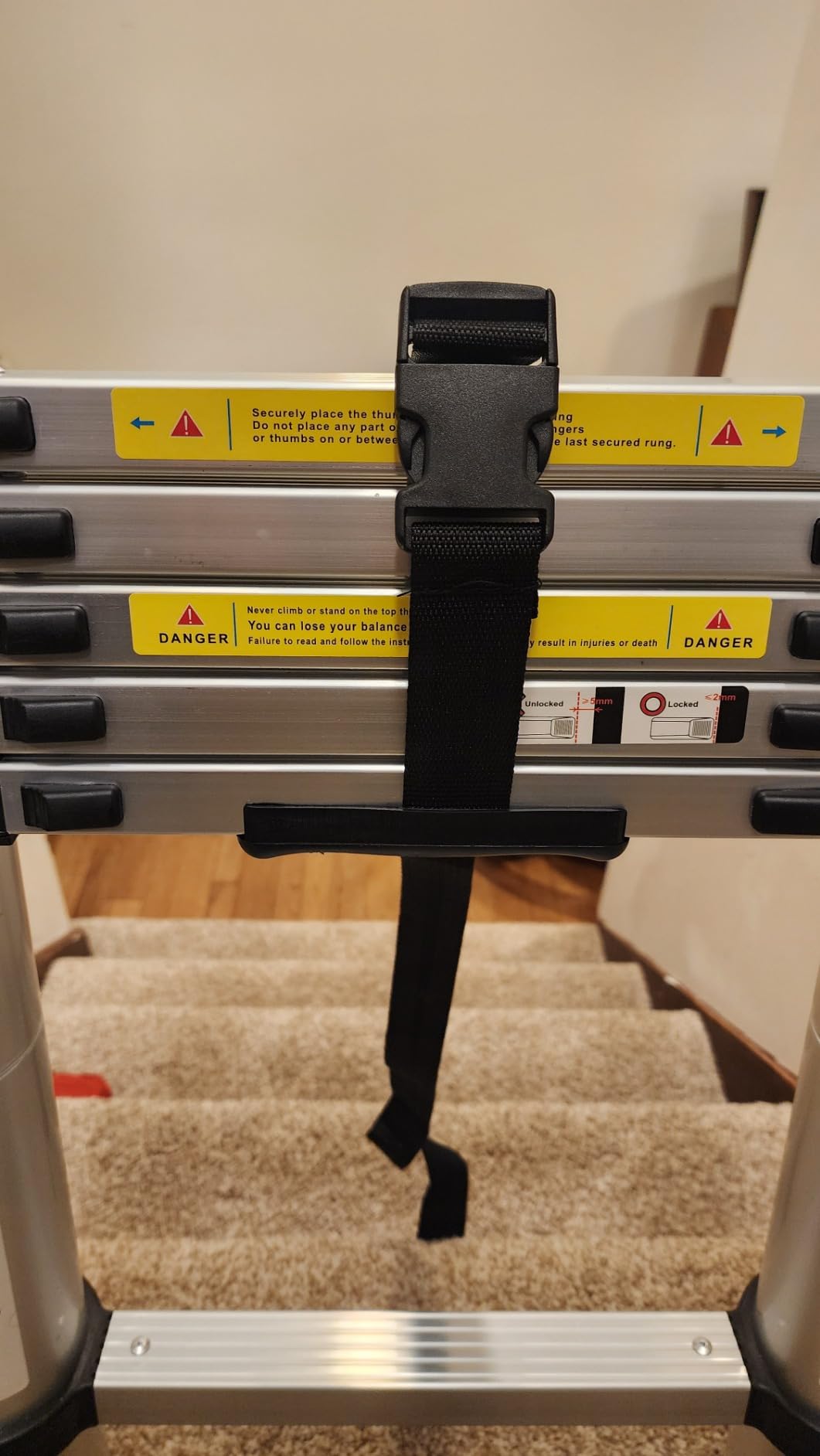 BOWEITI Aluminum Telescoping Ladder, 15.5FT Collapsible, 330 lbs Load, Silver customer photo 2