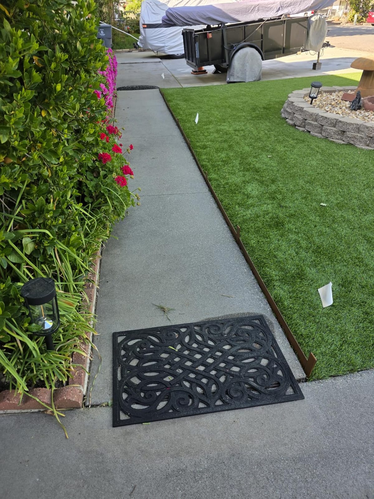 Worth Garden 10-Pack Galvanized Steel Landscape Lawn Edging - 4.5in H Black Powder Coated Bendable Metal Strips - Hammer-in Edging Border w/ 11 Clips - Yard Pathway Divider (33Ft Total) customer photo 2