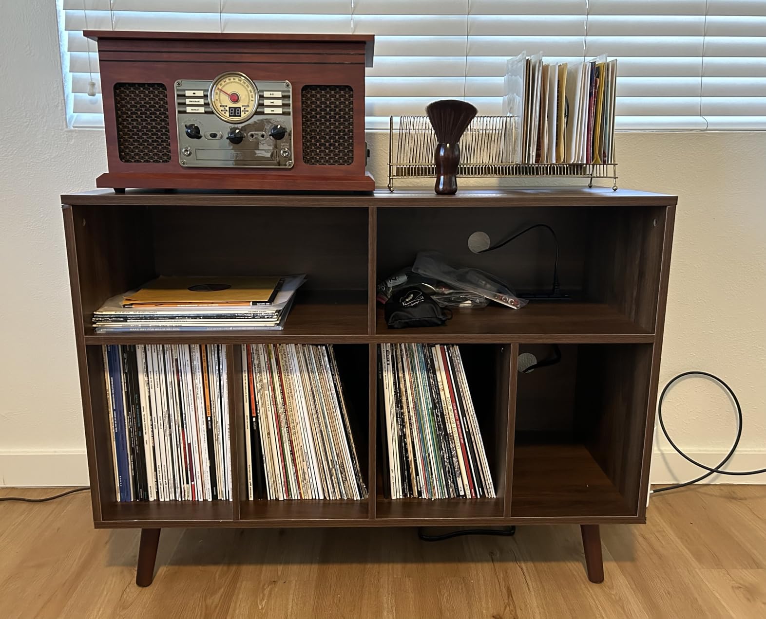 Cozy Castle Record Player Stand with Vinyl Storage Cabinet, Wood Turntable Table Open Shelf Holder Up to 350 Albums Cube Storage Organizer for Living Room, Office, Brown customer photo 1