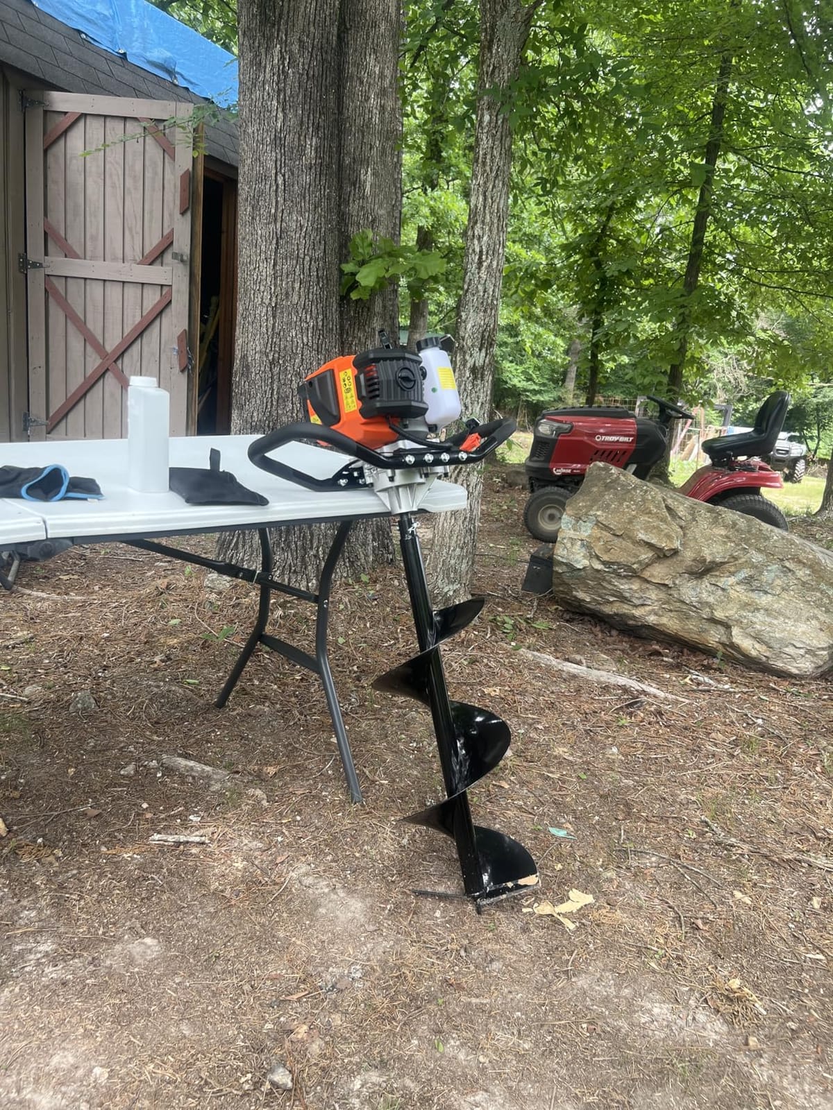 VEVOR Post Hole Digger,52cc 1450W Auger Digger,Gas Powered Earth Digger with Two Drill Bit 6''& 10''and 3 Extension Rods,for Farmland,Garden and Plant,EPA Certification,Black+Orange+White customer photo 1