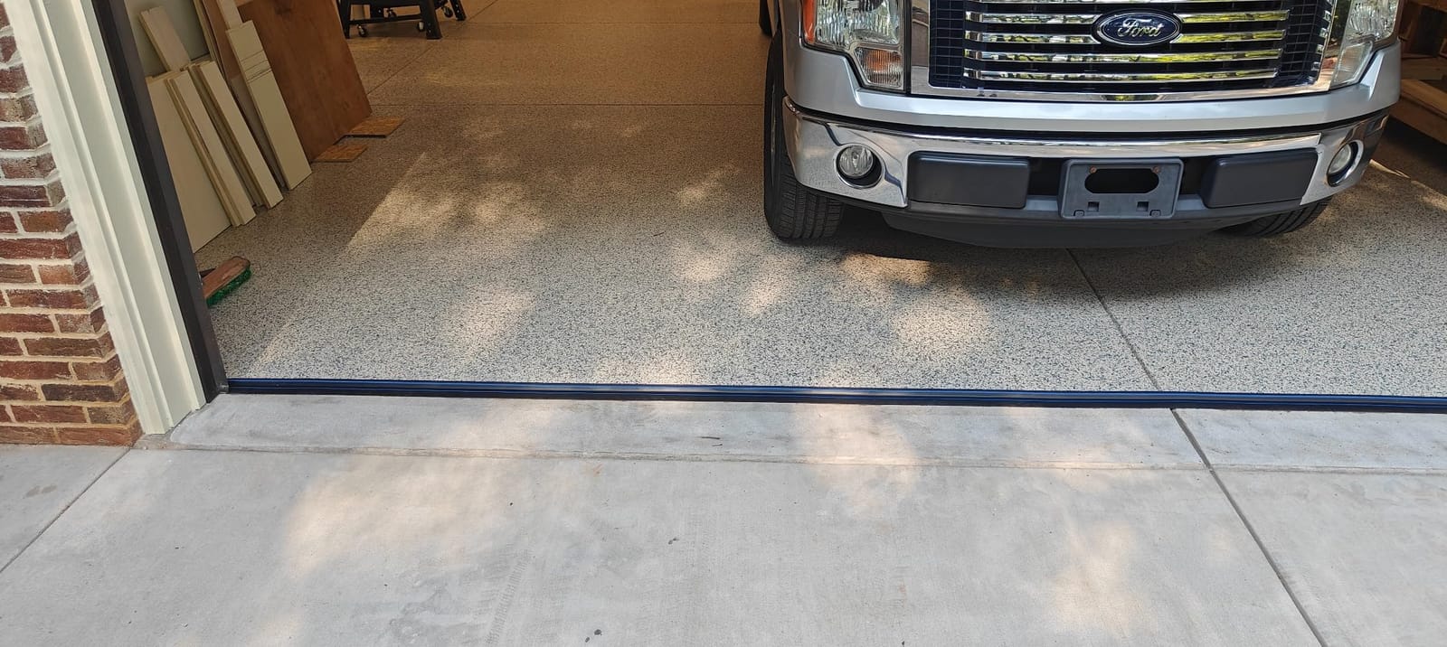 Jin&Bao Universal Garage Door Threshold Seal Strip 20FT Kit, Bottom Waterproof Rubber Weather Stripping Replacement(Blue, 2 Adhesive) customer photo 2