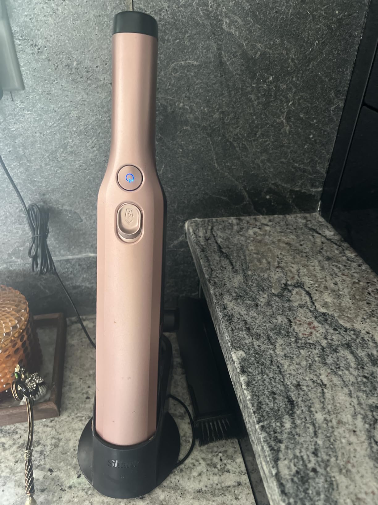 Shark WANDVAC Cordless Hand Vac, Black, WV201BK customer photo 1