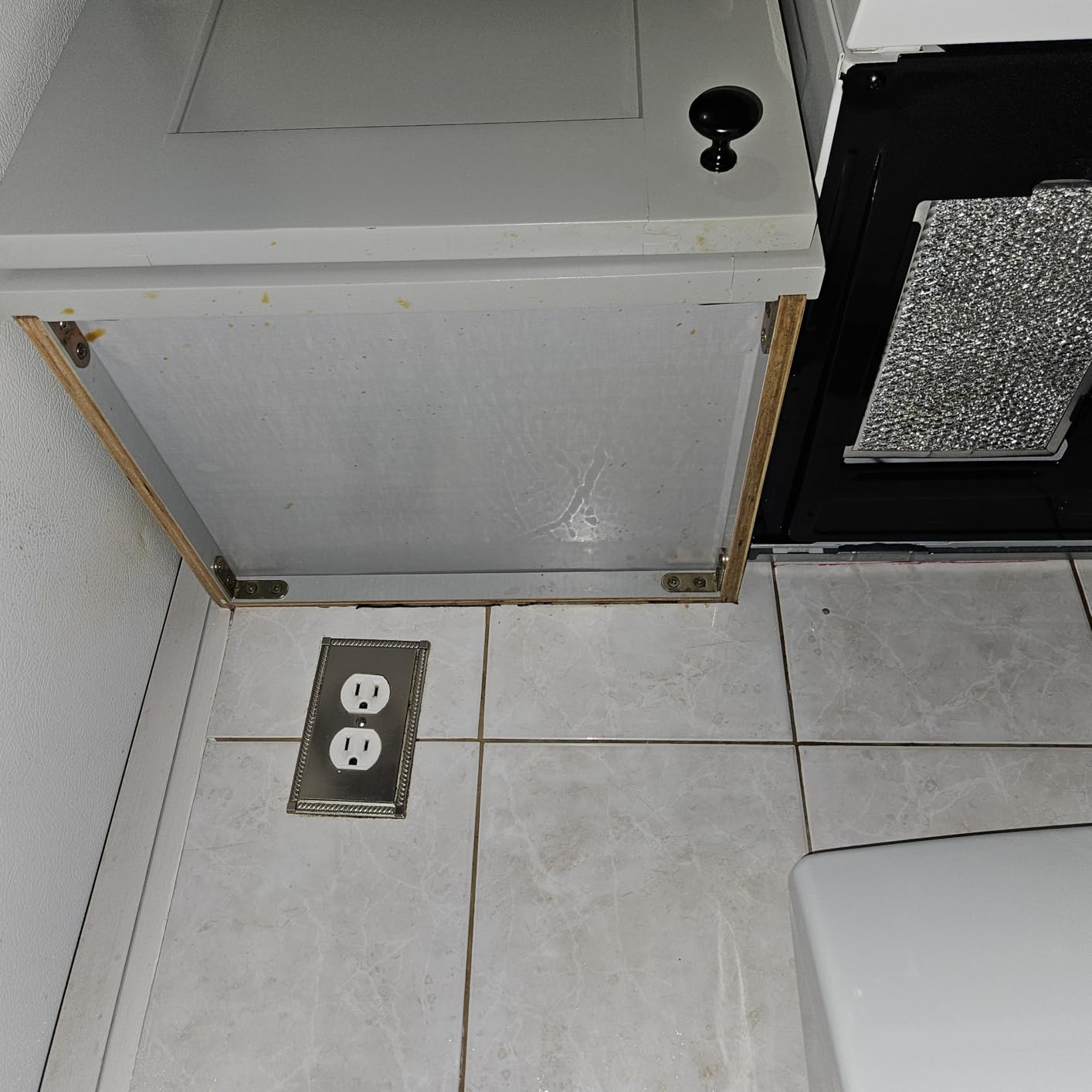 Litever Under Cabinet Lights Plug in. 6 Lights with Adapter Dimmer. 5000K customer photo 1