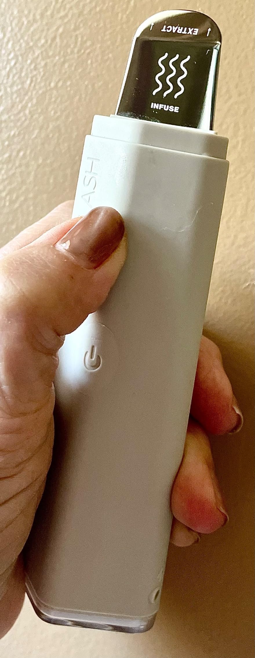 DERMAFLASH DERMAPORE+ Skin Care Device, Ultrasonic 2-in-1 Pore Extractor and Skincare Infuser, Blush customer photo 2