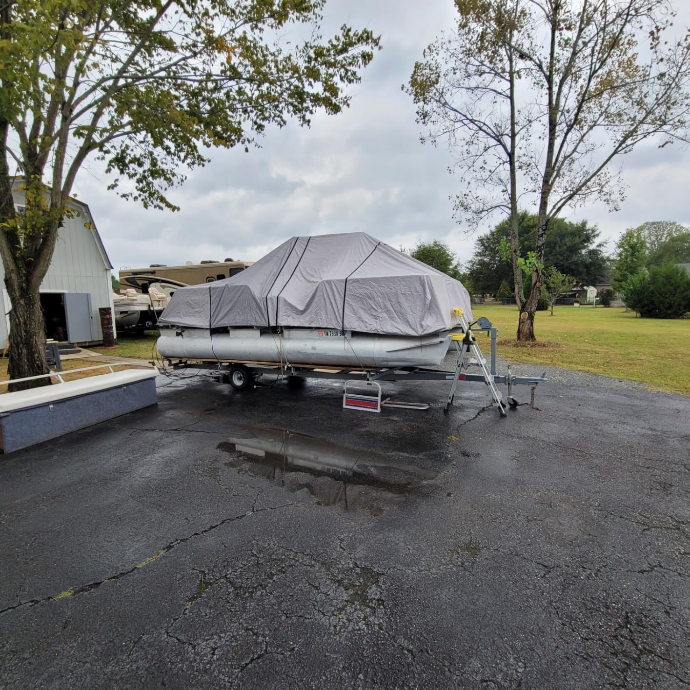 RVMasking Pontoon Boat Cover, 1400D Reinforced, Motor Cover, 17-20ft, Gray | Heavy Duty Fabric Marine Grade, Air Vents, Trailerable, Waterproof, UV Resistant, fits 102