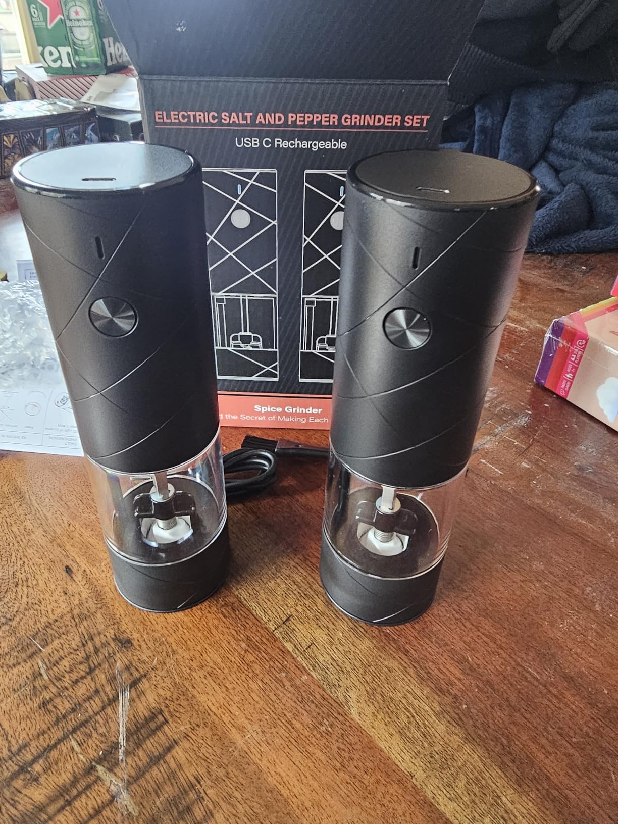 Lidaop Electric Salt and Pepper Grinder Set USB Rechargeable 2Pack, Black customer photo 2
