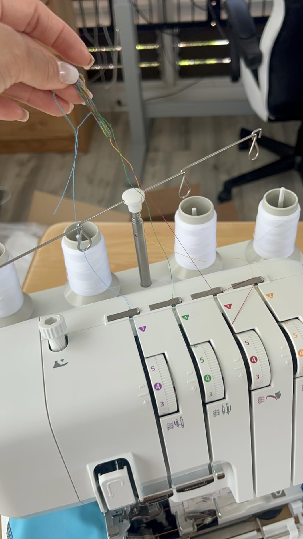 MILLEPUNTI MLD42 Serger Overlock Sewing Machine, 1300 SPM, 12 Stitches, 2-3-4 thread capability, adjustable differential feed, detachable trim trap, Metal Frame, full accessory kit included customer photo 2