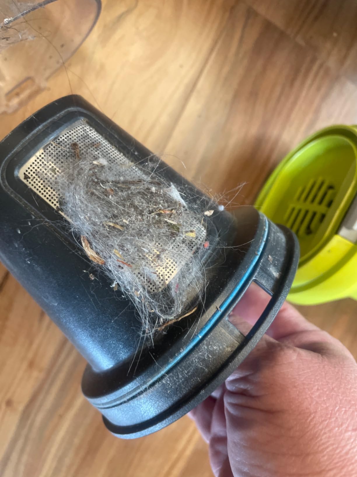 RYOBI 18V PCL702 Cordless Wet/Dry Hand Vacuum Kit, Battery and Charger Included customer photo 2