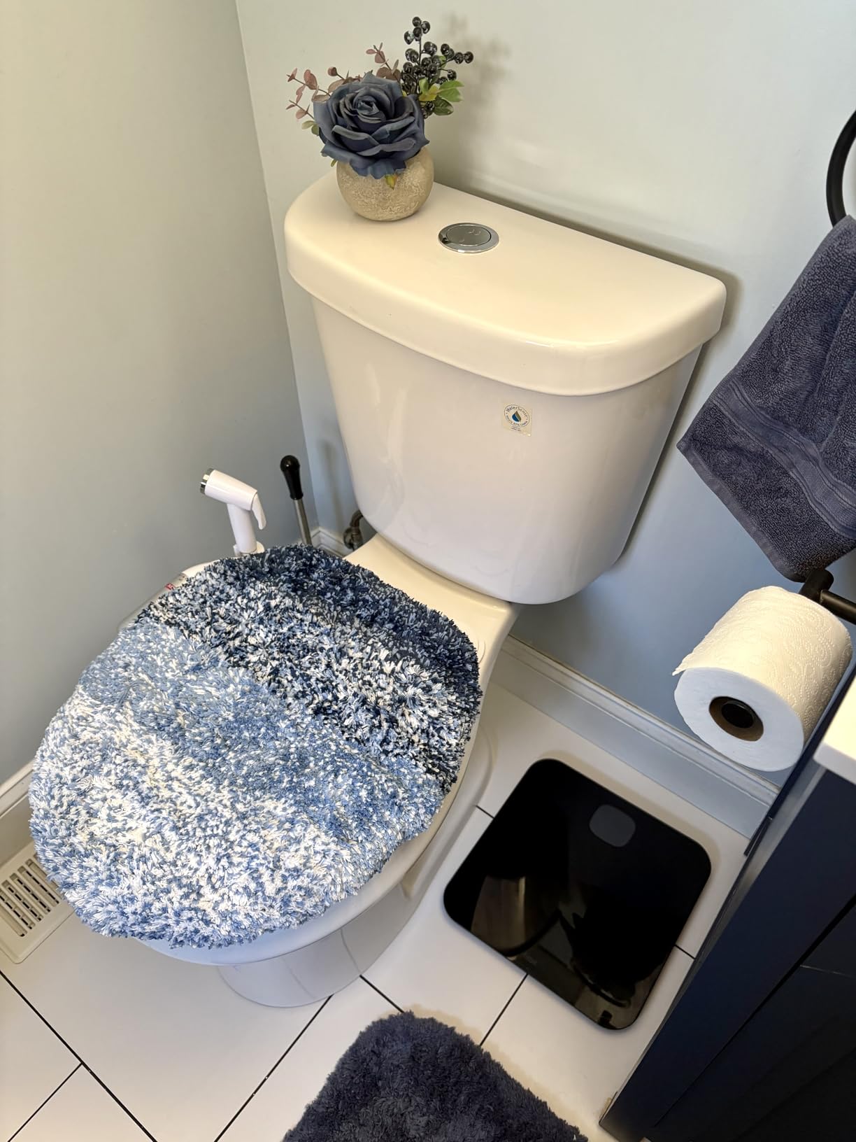 OLANLY Soft Microfiber Bathroom Toilet Lid Cover, 17.5x15, Gray customer photo 2