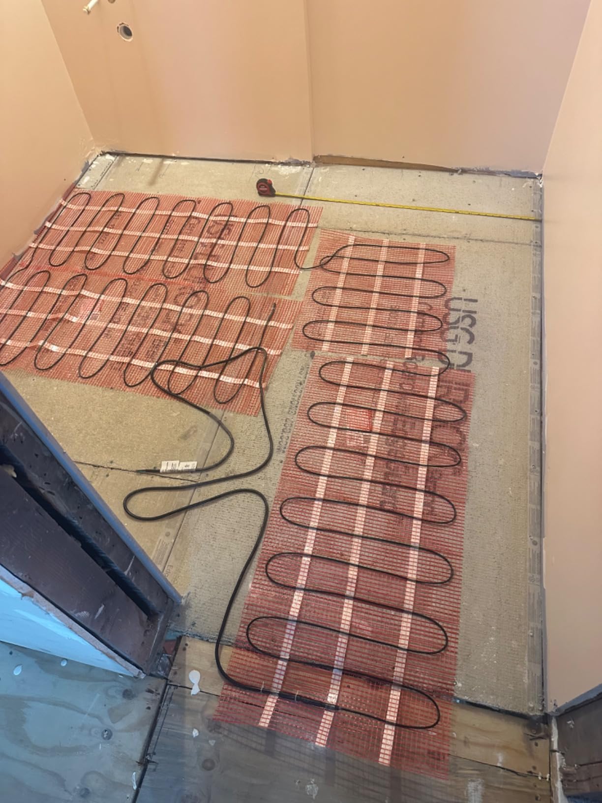 VEVOR Floor Heating Mat,100Sq.ft. 14℉-113℉ Electric Radiant Floor Heated Warm System with Digital Floor Sensing Thermostat, 110-120V Includes Installation Monitor, Adhesive Back for Easy Installation customer photo 2