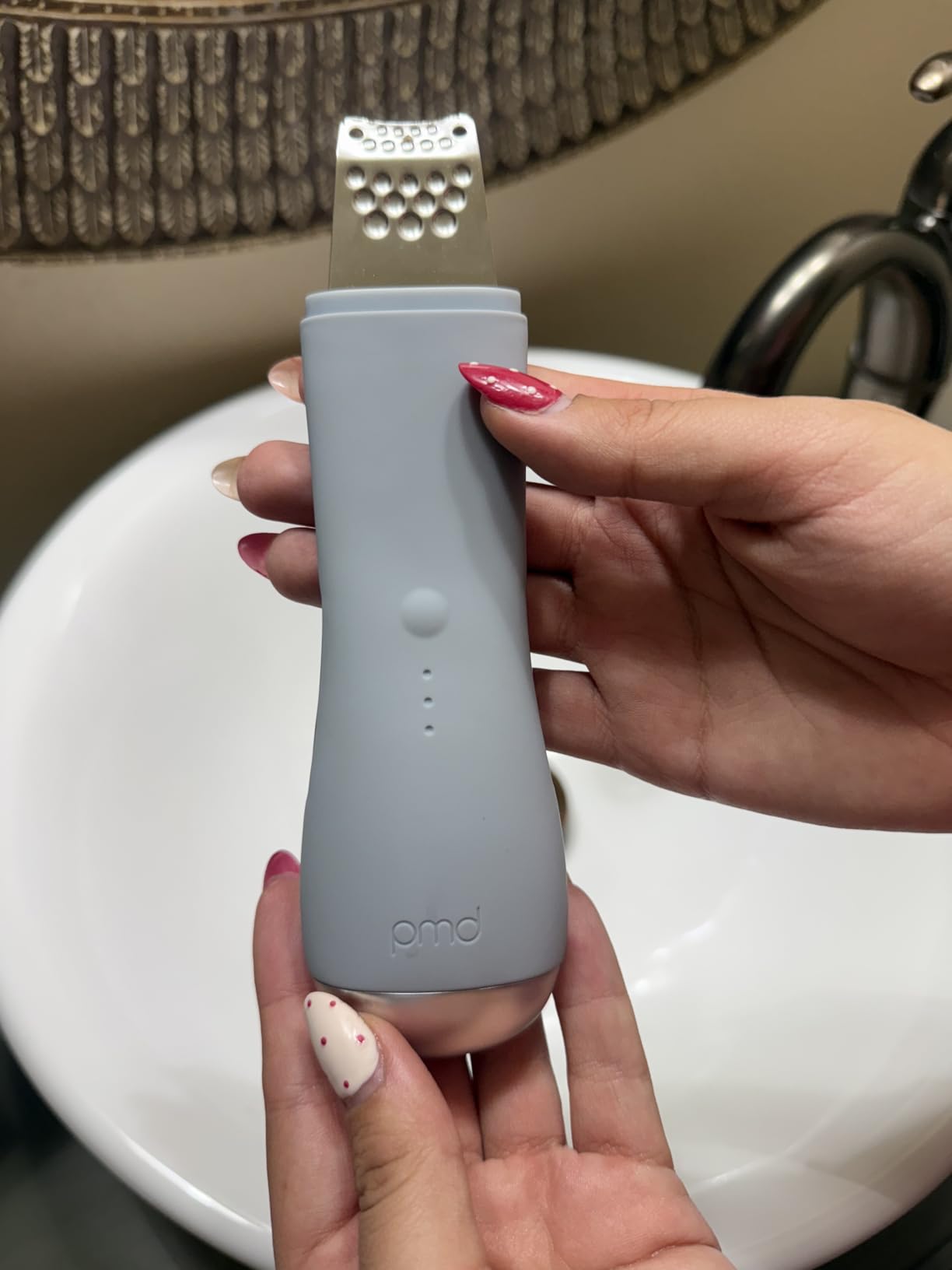 PMD Wave Pro - Professional-Grade Advanced Skin Spatula - Extract, Infuse, & Lift - SonicGlow Vibration and E-Wave Technology - Clear Pores, Blackheads, & Whiteheads customer photo 1