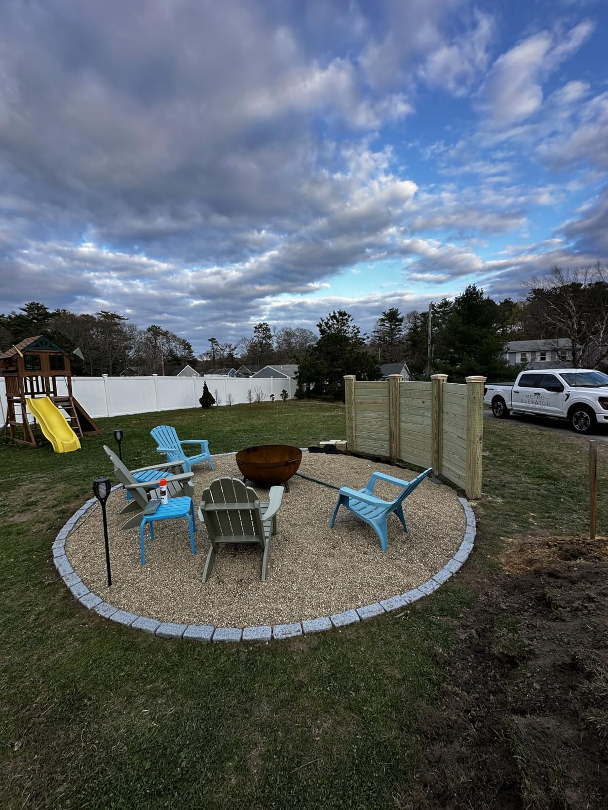 Beuta Landscape Edging | Garden Edging Border | Polyrock Blocks for Lawn Edging, Flower Beds & Yard Edging - 1 Pack | Each Section Has 6 Blocks 48