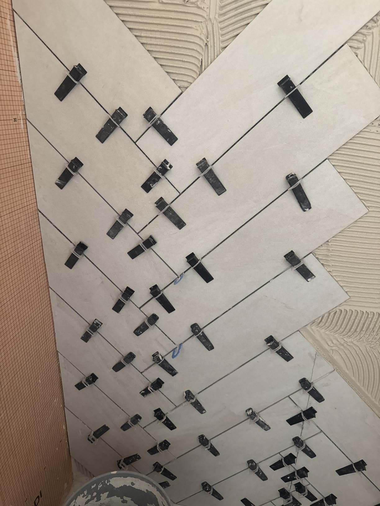 Tile Leveling System 1/16”Kit 1400pcs Tile Leveler Spacers Clips +320pcs Reusable Wedges Tile Leveler Tool Set for Tile & Stone Installation(1720) customer photo 1