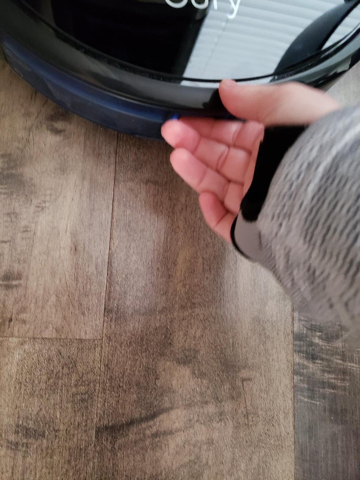 eufy X10 Pro Omni Robot Vacuum and Mop Combo, Dual Mops with 12 mm Auto-Lift | 8,000 Pa Suction, Carpet Detection, AI Obstacle Avoidance, Auto Mop Washing, Auto Drying, Self-Emptying customer photo 2