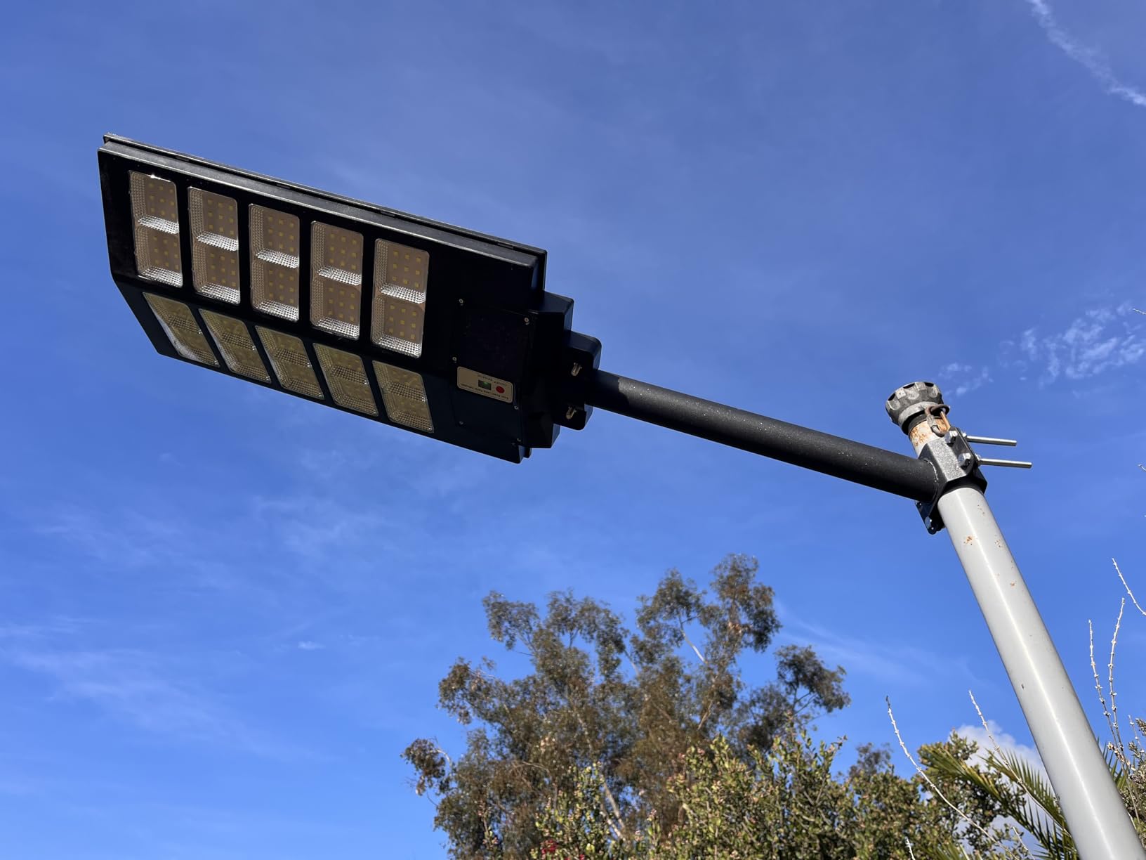 JAYNLT Y-10000W Solar Street Lights Outdoor, Parking Lot Lights Commercial | Ultra-Bright Solar Flood Lights, Dusk to Dawn, Motion Sensor, Remote, IP67 Waterproof Security Lighting for Garage, Farm, Barn customer photo 2