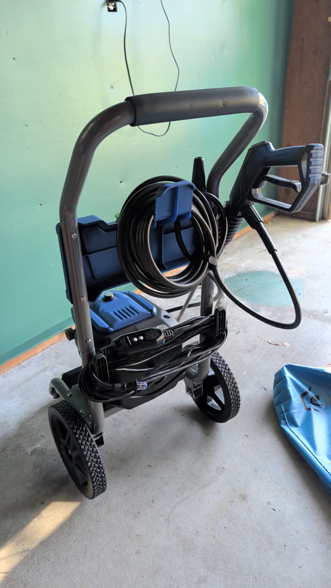 Westinghouse WPX3000e Electric Pressure Washer, 3000 Max PSI and 1.76 Max GPM, Induction Motor, Onboard Soap Tank, Spray Gun and Wand, 5 Nozzle Set, for Cars/Fences/Driveways/Homes/Patios/Furniture customer photo 2