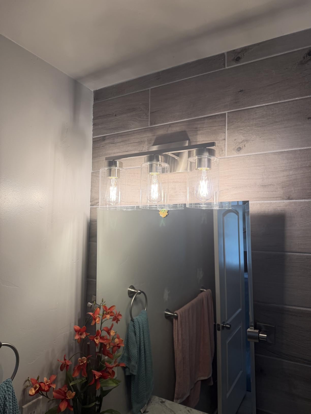 3-Light Bathroom Vanity Light, Modern Brushed Gold Wall Lights with Clear Glass Shades, Bathroom Wall Sconce Lamp for Mirror Living Room Bedroom Hallway customer photo 1