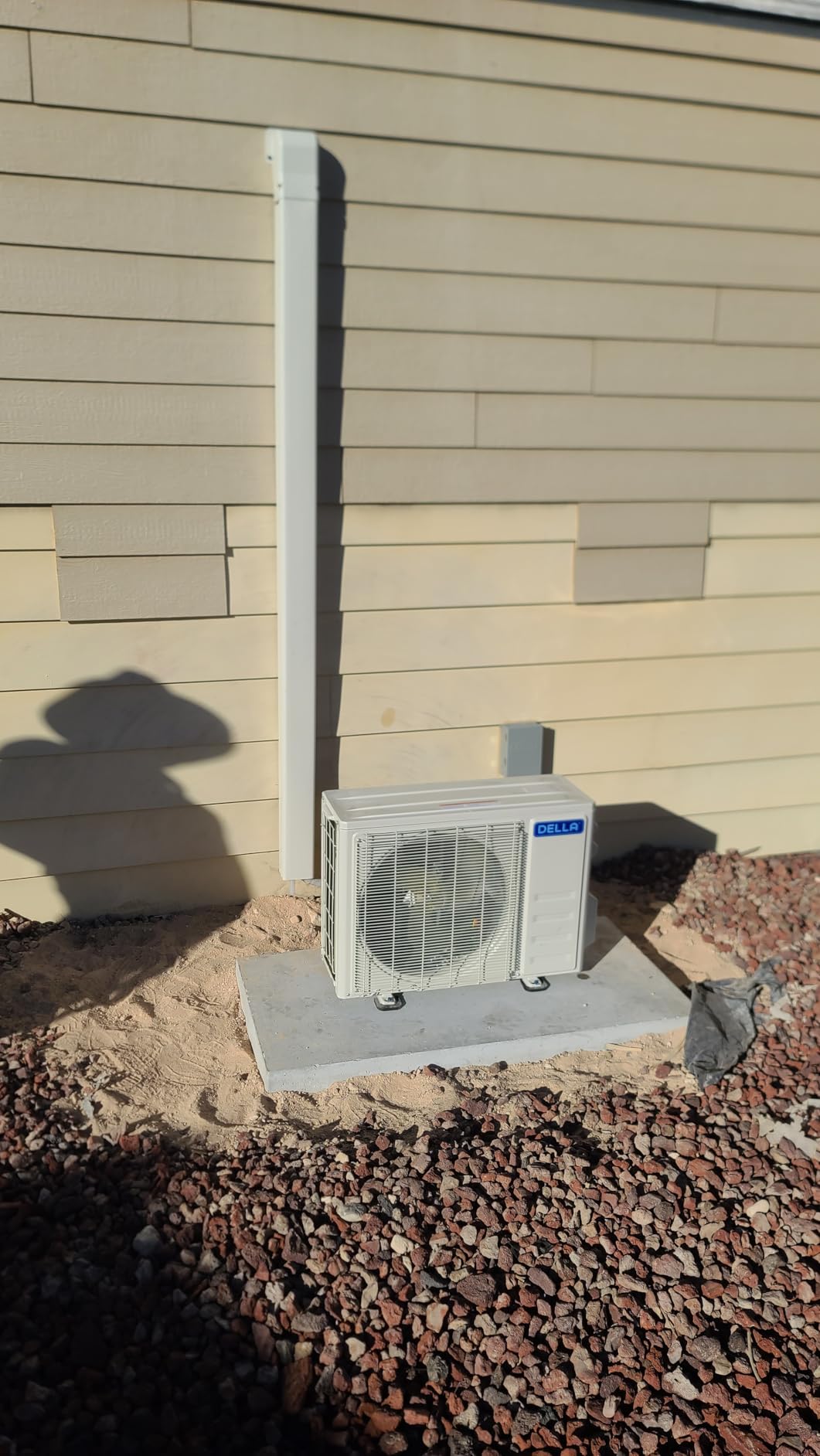 DELLA 12000 BTU Mini Split AC with Soft Airflow, 24 SEER2 230V, Hyper Heat to -13°F, Energy Star, Heat Pump, Up to 550 Sq. Ft, Smart WiFi Alexa Control, 1 Ton Ductless Inverter System, 16.4ft Kit customer photo 2