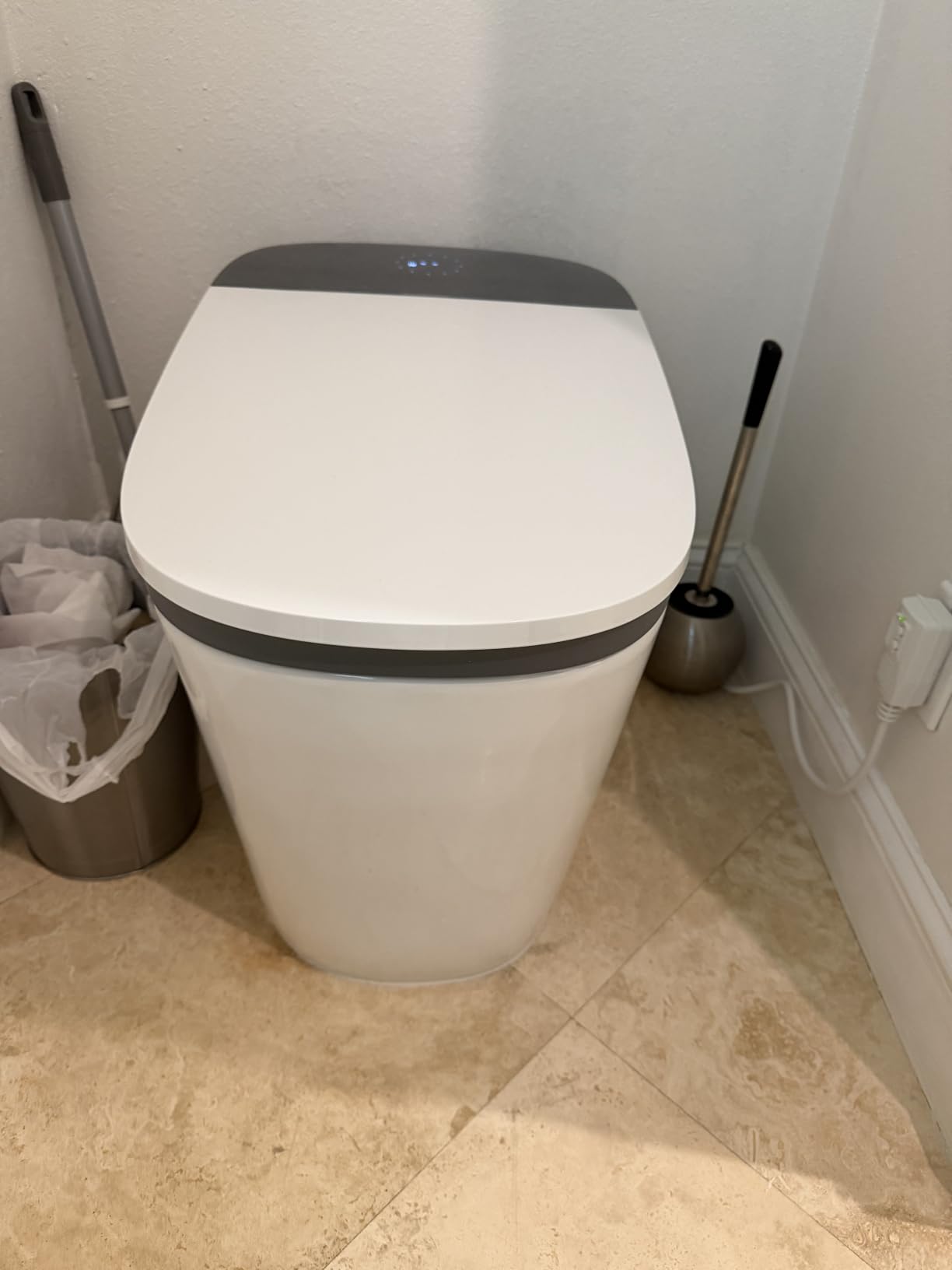 WOODBRIDGE Smart Toilet with 1000g MaP Flush Score & Foam Shield (B0930S) customer photo 1