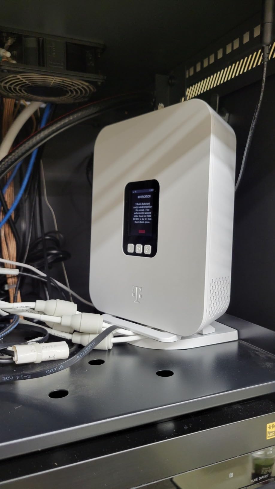 Waveform QuadMini: Low-Profile Omni 4x4 MIMO Antenna, Complete Kit | External signal boosting antenna | 4G/5G routers & gateways | T-Mobile Home Internet G5AR | 10' cable, U.FL & Window entry customer photo 2