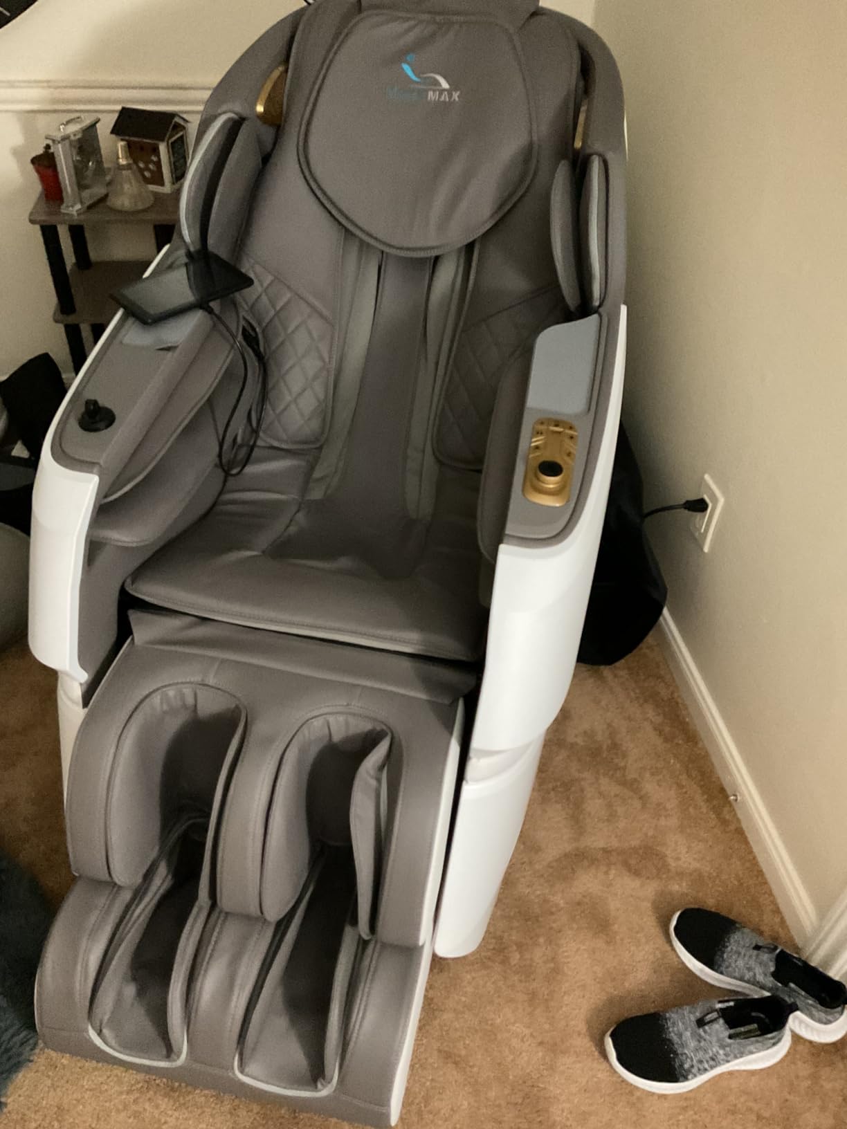 MassaMAX MT339 4D Massage Chair Full Body Recliner, OTA Update, Deep Black customer photo 1