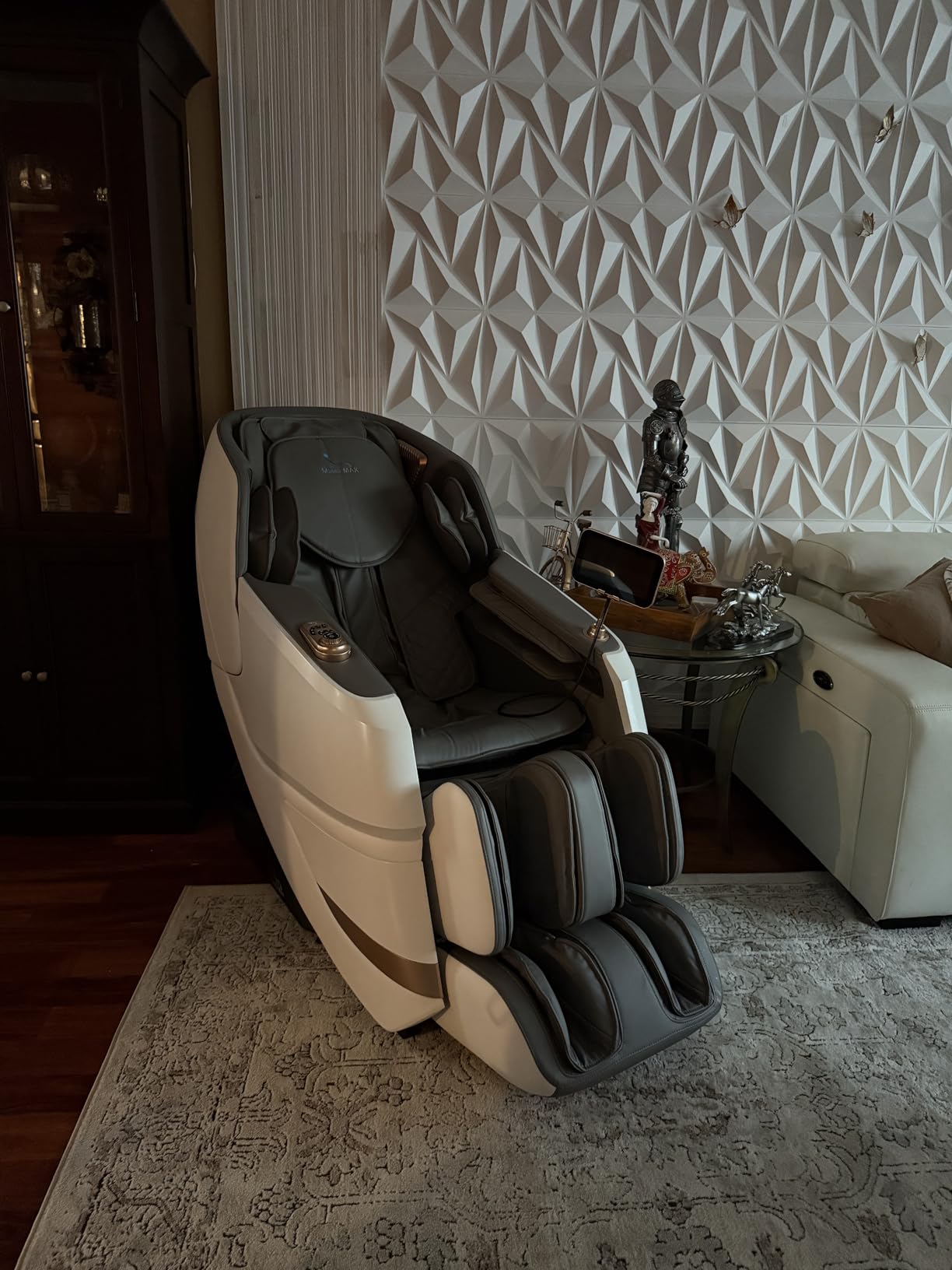 MassaMAX MT339 4D Massage Chair Full Body Recliner, OTA Update, Deep Black customer photo 2