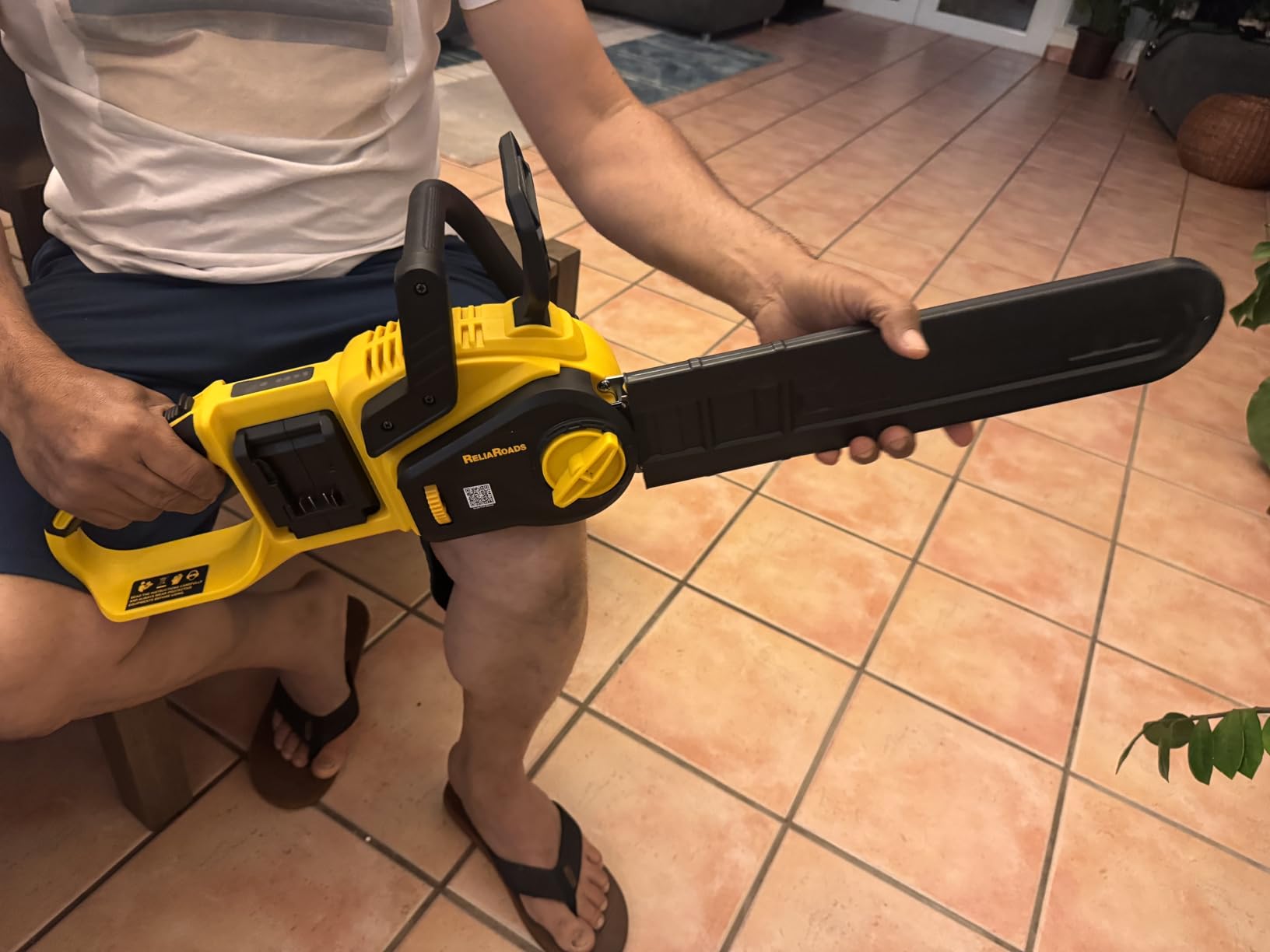 ReliaRoads 16-Inch 40V Brushless Cordless Chainsaw for DeWalt 20V MAX customer photo 1
