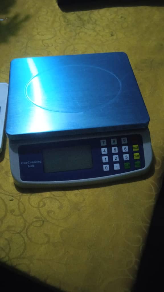 Large Digital Kitchen Scale 40kg/88lb Stainless Steel Price Computing Scale Counting Scale Deli Scale with LCD Display for Baking Bread Cooking Meat Prep Parts and Coins Adapter Included customer photo 1