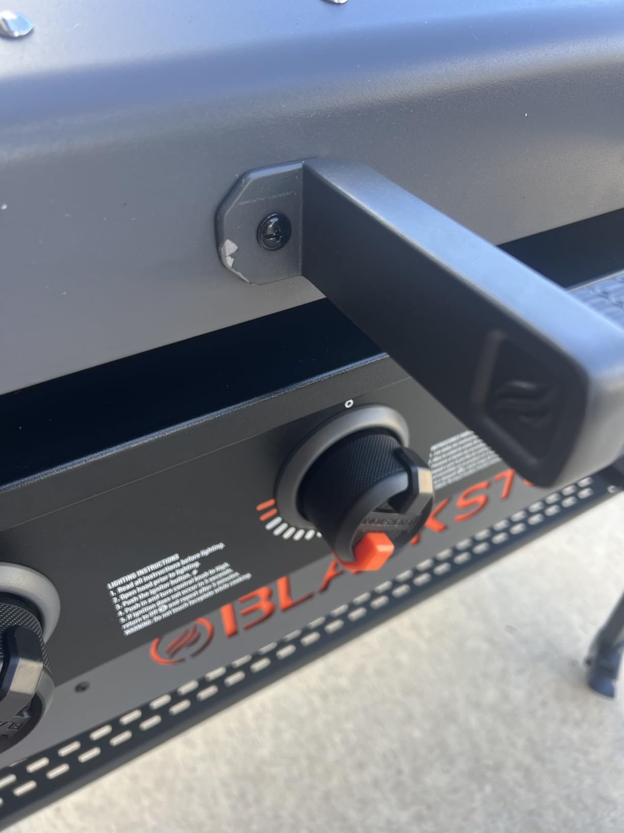 Blackstone 2310 Iron Forged 36” Omnivore Griddle with X-Braced Hood, Powder Coated Steel, Black customer photo 2