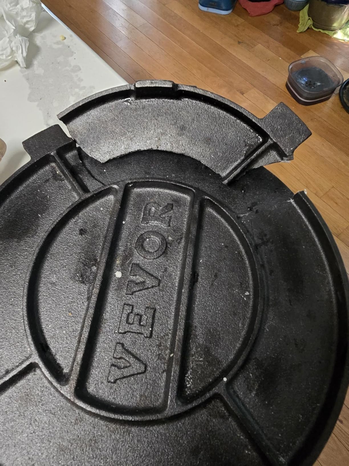 VEVOR Tortilla Press, 10 Inch Tortilla and Roti Maker, Cast Iron Heavy Duty Tortilladora Press, Pre-Seasoned Pataconera with 100 Pcs Parchment Paper, Dough Maker for Flour Tortilla, Tawa customer photo 2