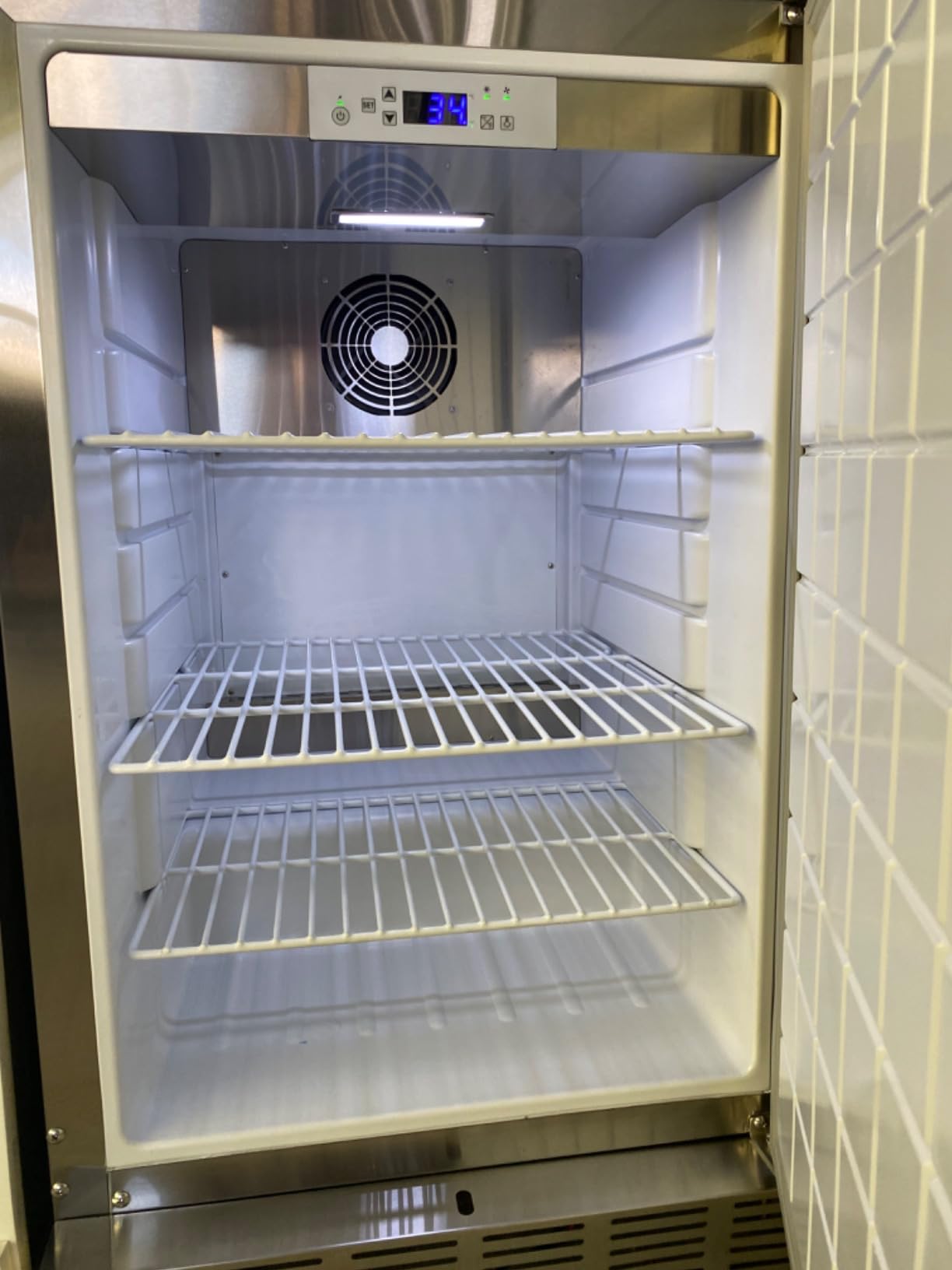 21 Inch Outdoor Refrigerator, Weather Proof Stainless Steel Beverage Beer Cooler Under Counter Fridge, Indoor/Outdoor Refrigerator with 3 Shelves for Patio Kitchen and Commercial Use customer photo 2