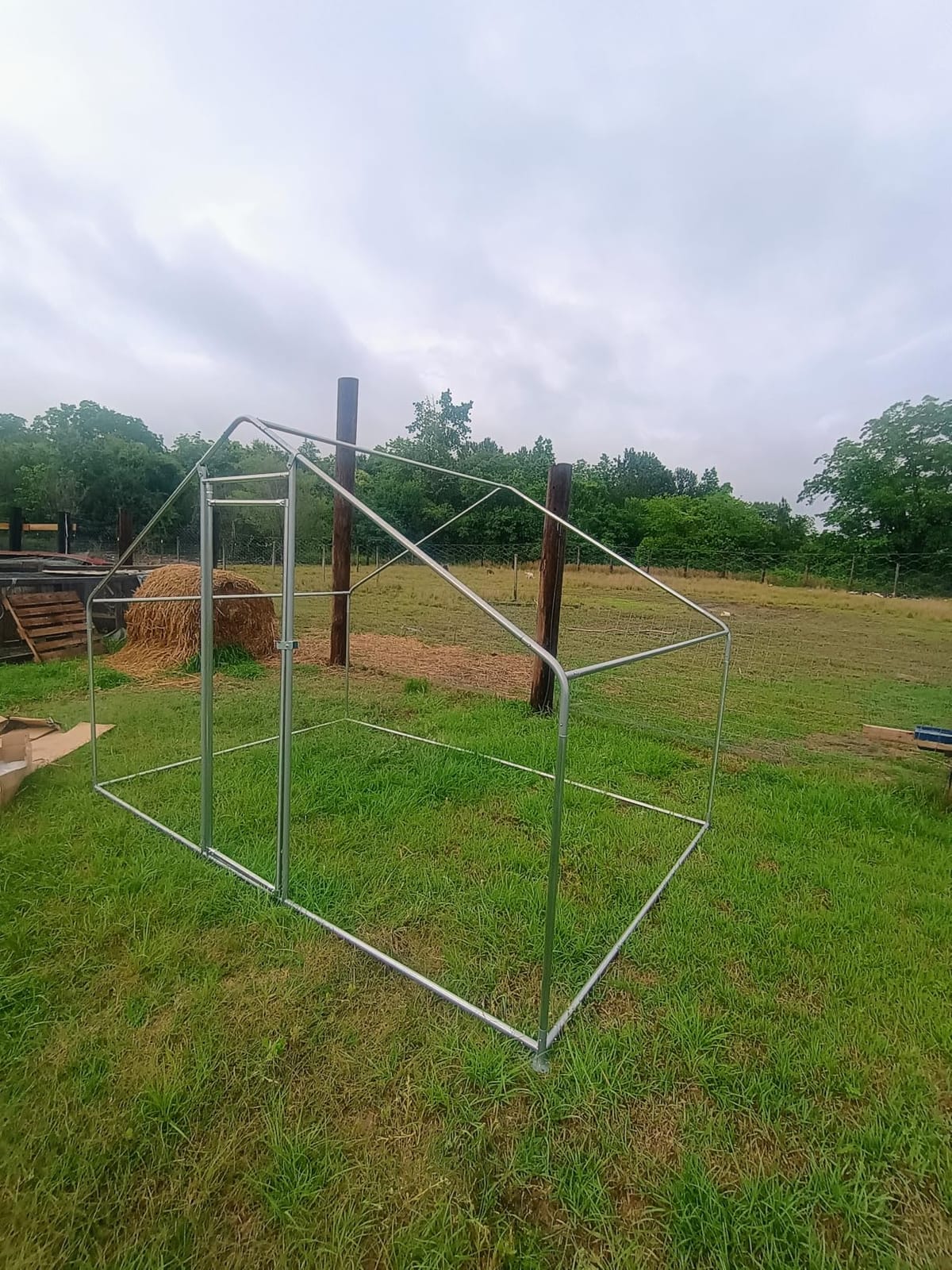 Outvita Chicken Coop, 19.5x10 FT Large Metal Chicken House, Poultry Habitat Cage with Waterproof Cover, Walk-in Chicken Run Pen for Small Animals, Yard, Farm, Patio customer photo 1