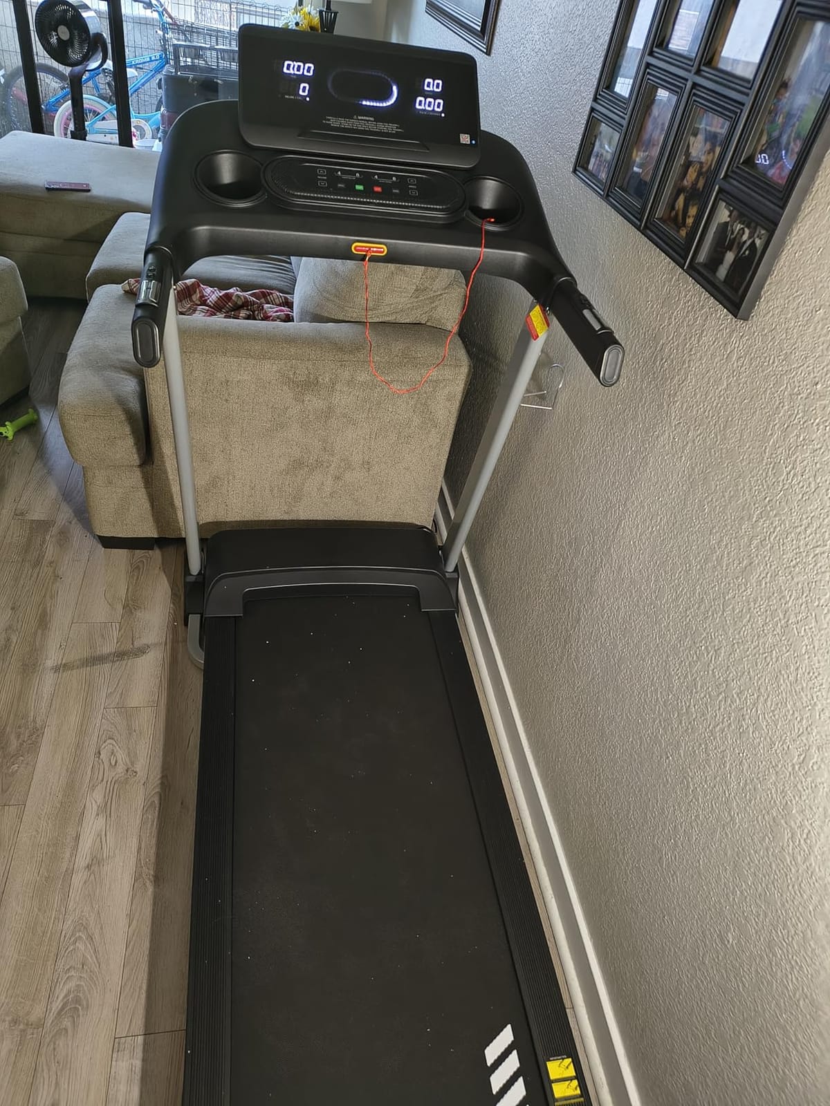 HUAGEED Treadmills for Home, 18% Auto Incline, Heavy Duty 400LBS Capacity | Quiet 3.5 HP Motor; 36 Workout Programs; Extra-Wide Running Belt; Walking & Running Exercise; Smart Bluetooth Connectivity customer photo 1