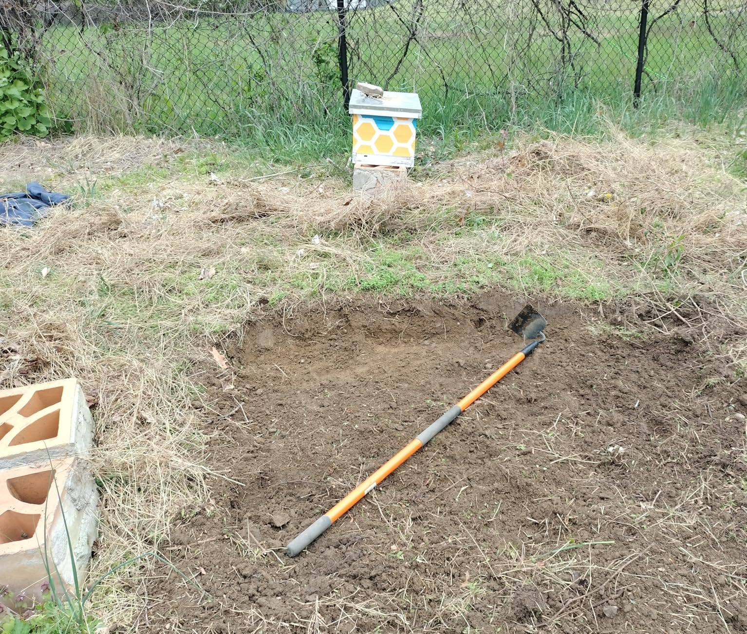 Nohovu Garden Hoe Tool, 58 Inches Hoe Garden Tool with Fiberglass Long Handle, Heavy Duty Garden Hoe for Weeding customer photo 2