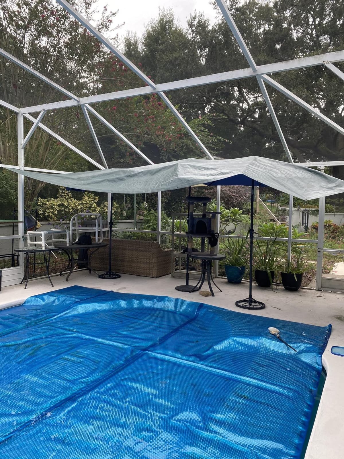 Kesfitt 16 Mil Heavy Duty Waterproof Tarp, 10x20 FT, Dark Green & Blue customer photo 1