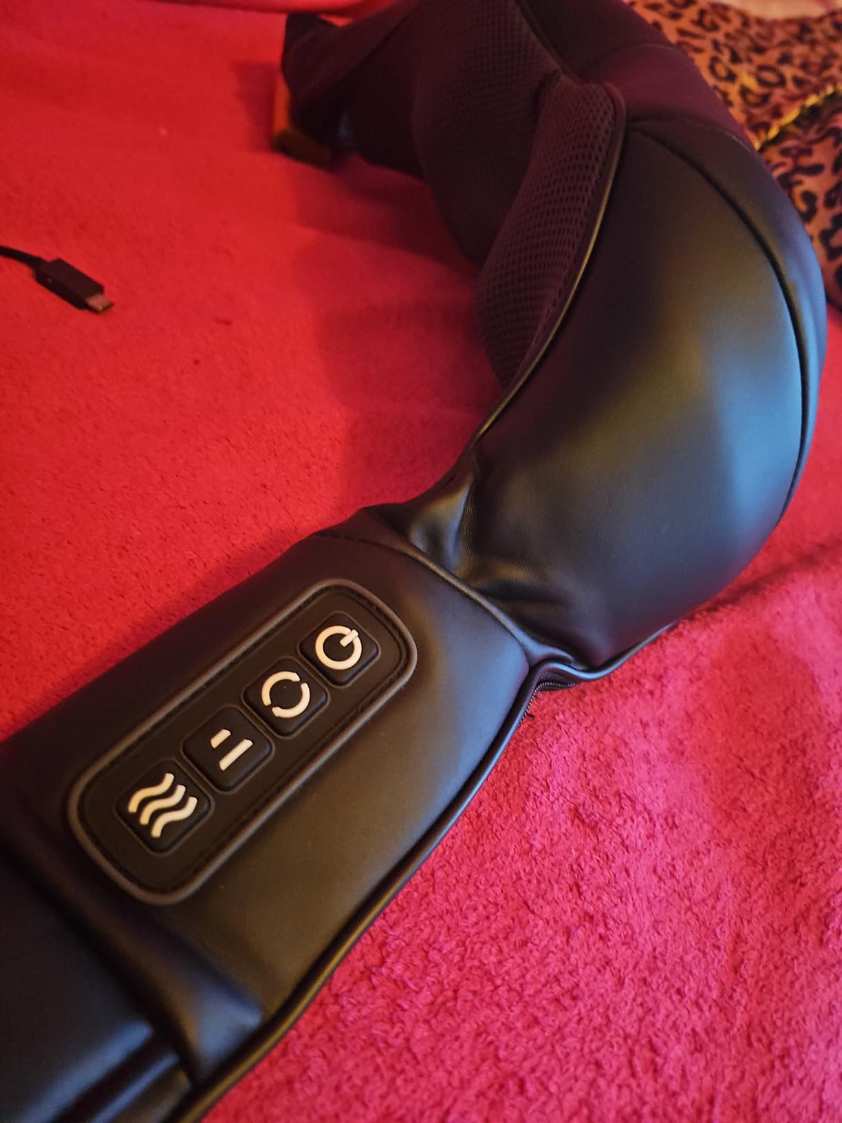COMFIER Cordless Neck and Shoulder Massager with Heat, Wearable 4D Shiatsu Deep Tissue Kneading for Desk Workers and Drivers, Hands-Free Straps, FSA Eligible HSA Gift,Midnight Black customer photo 2