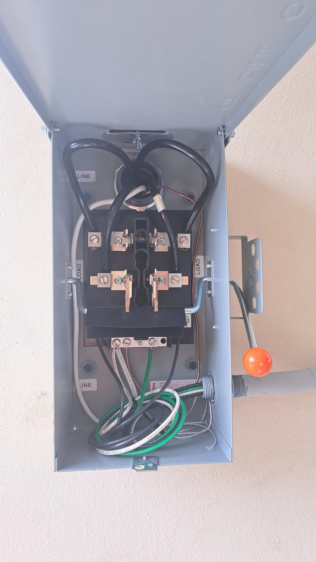 100A Generator Transfer Switch, 24000W Heavy Duty Double Throw Safety Switch, 120/240V Manual Transfer Switch, Stronger Stability, Enlarged NEMA 3R Enclosure for Outdoor, 10-Year Warranty customer photo 2