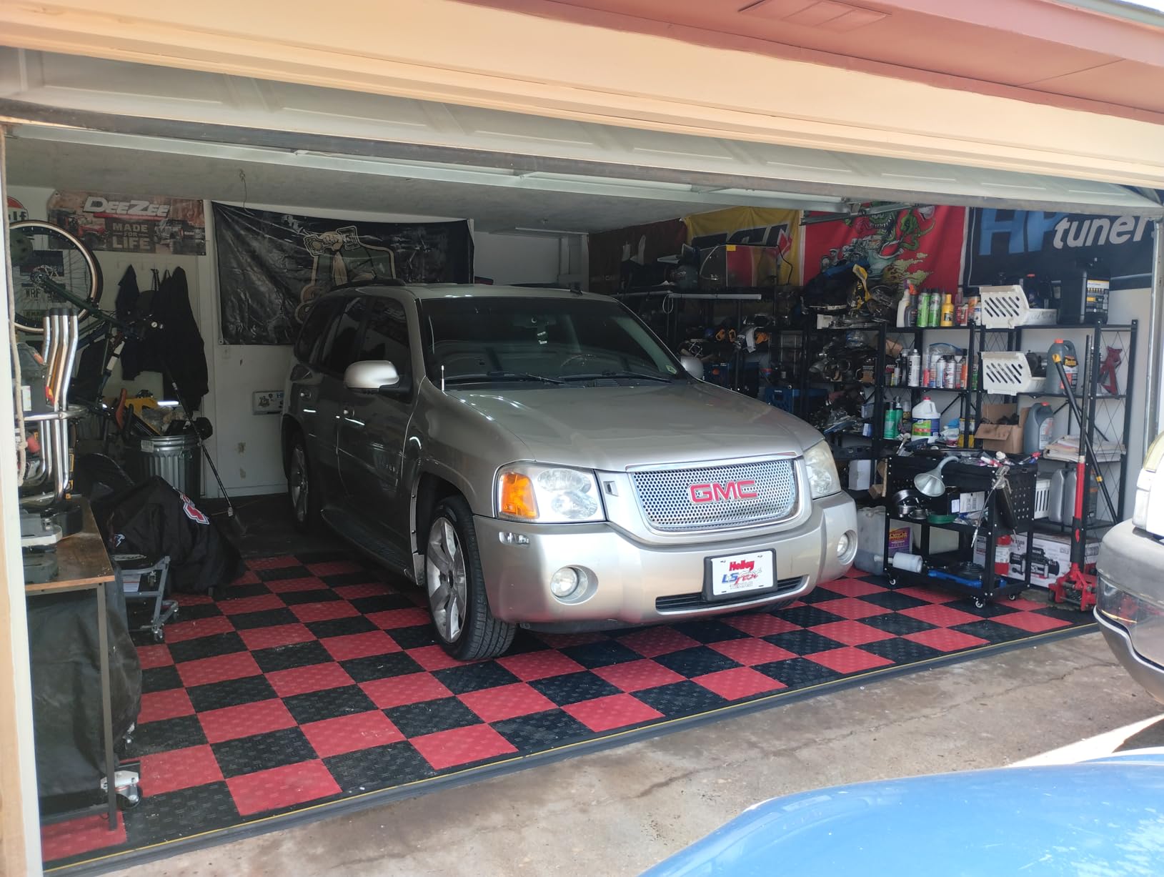 VEVOR Garage Floor Tiles 12 x 12 x 0.53 inch, Interlocking Design Ease of Installation Double-Sided Texture Non-Slip Sturdiness, for Garages, Basements, Repair Shops, Black, 50 Pack | Easy Installation Double-Sided Texture Non-Slip Sturdiness, Premium PP for Garage, Basement, Repair Shop, Black customer photo 2