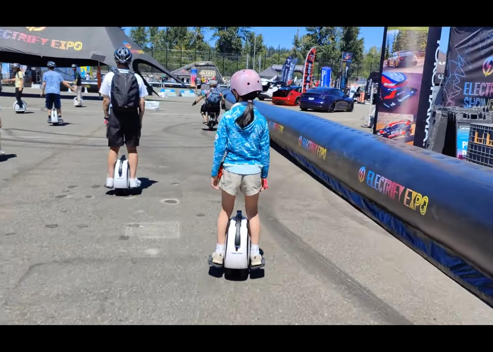 INMOTION E20 Electric Unicycle with Dual Tires for Easier Self-Balancing customer photo 2