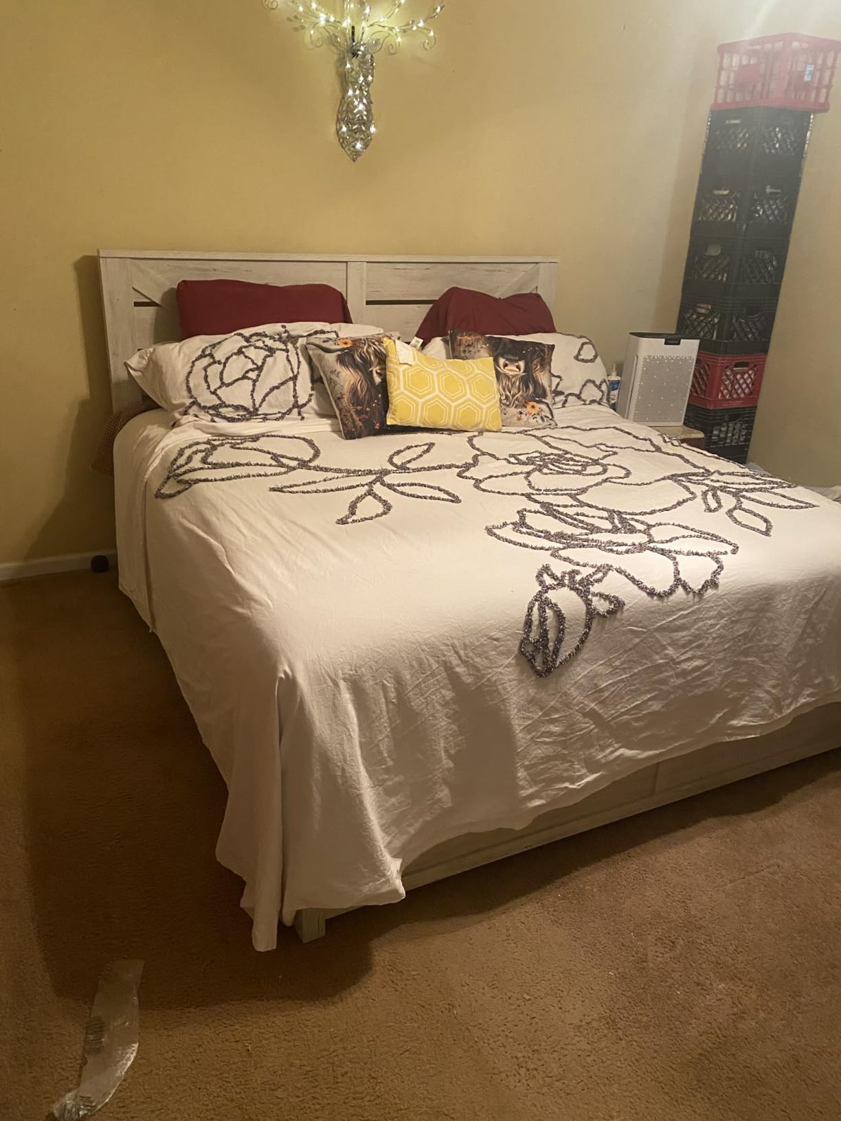 AMERLIFE Farmhouse Queen Size Bed Frame with 49