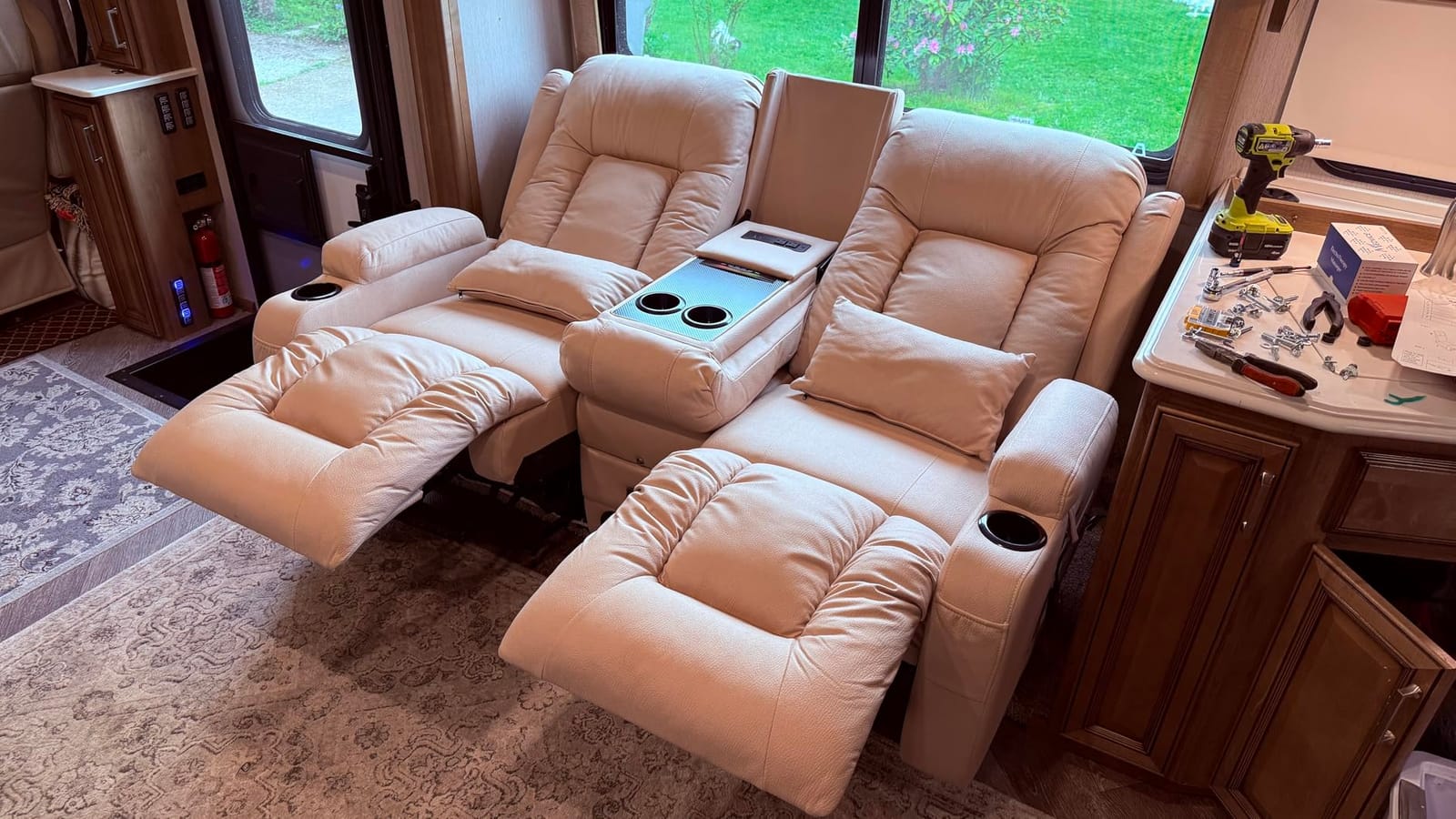 URRED Power Loveseat Recliner Sofa with Massage and Heat,Black customer photo 2