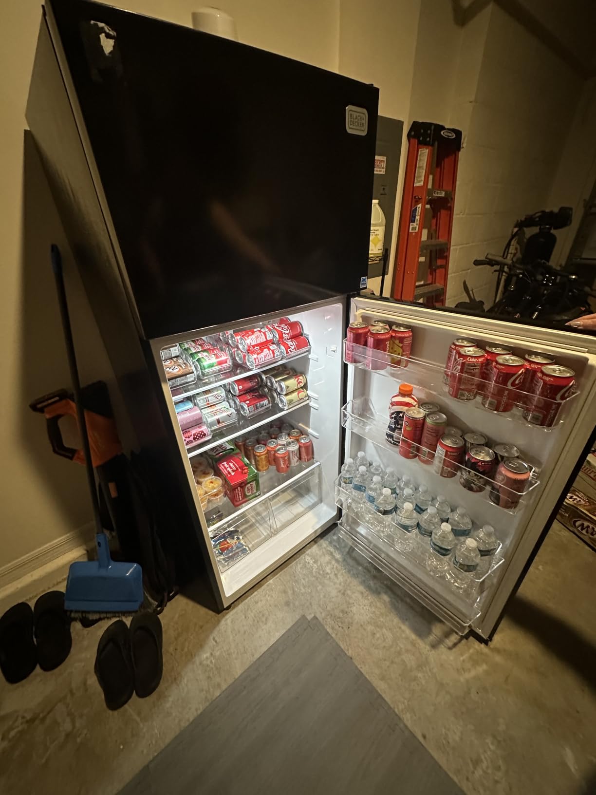 BLACK+DECKER 14.6 Cu. Ft. Top Mount Refrigerator, BR1460HB, Black | 2 Door Refrigerator with Top Freezer and Adjustable Temperature Control, Full Size for Homes and Apartments, Energy Star customer photo 1
