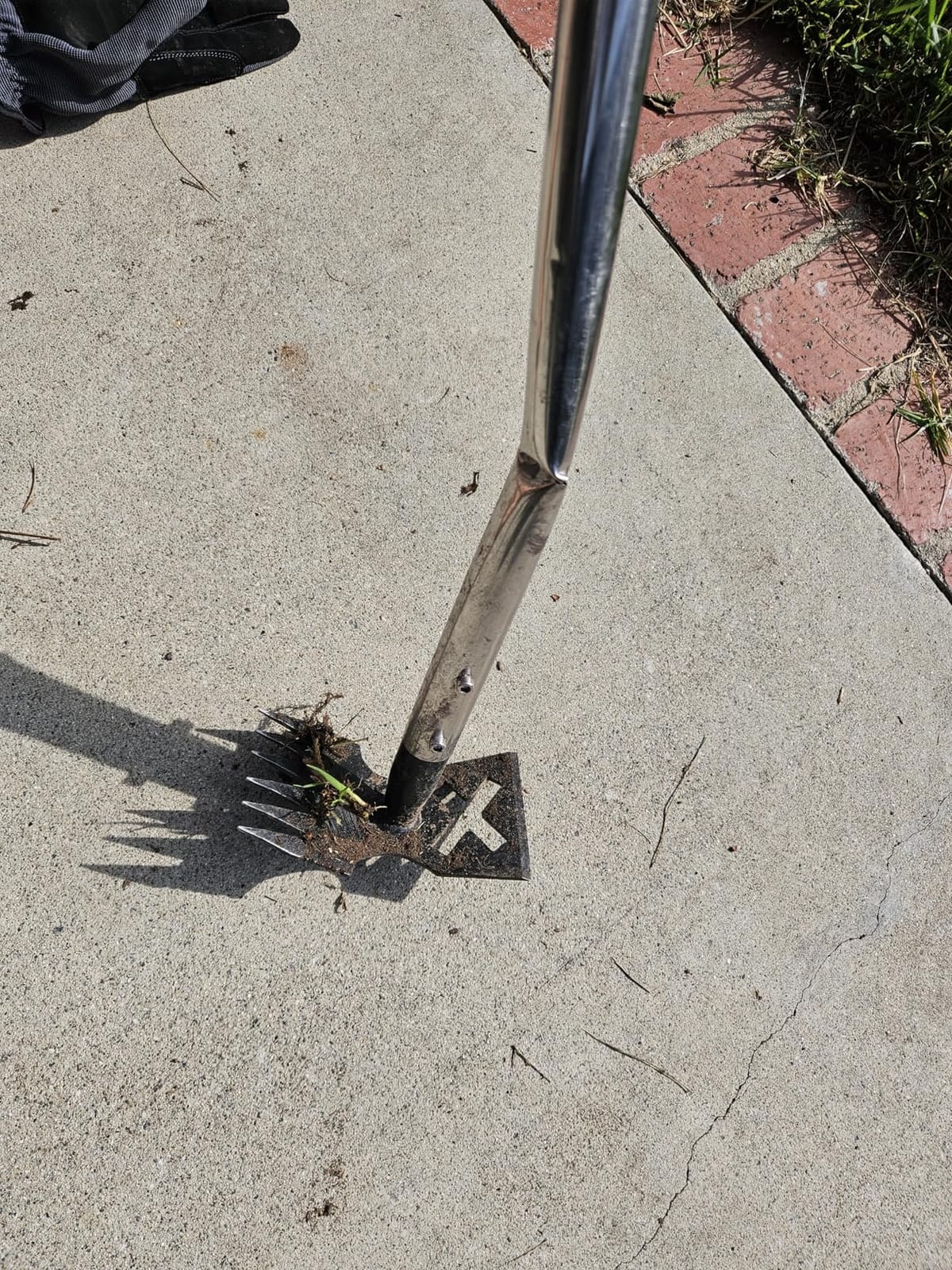 NICOFPHY Weed Puller Tool with Long Handle, Heavy Duty Garden Hoe and Rake customer photo 1