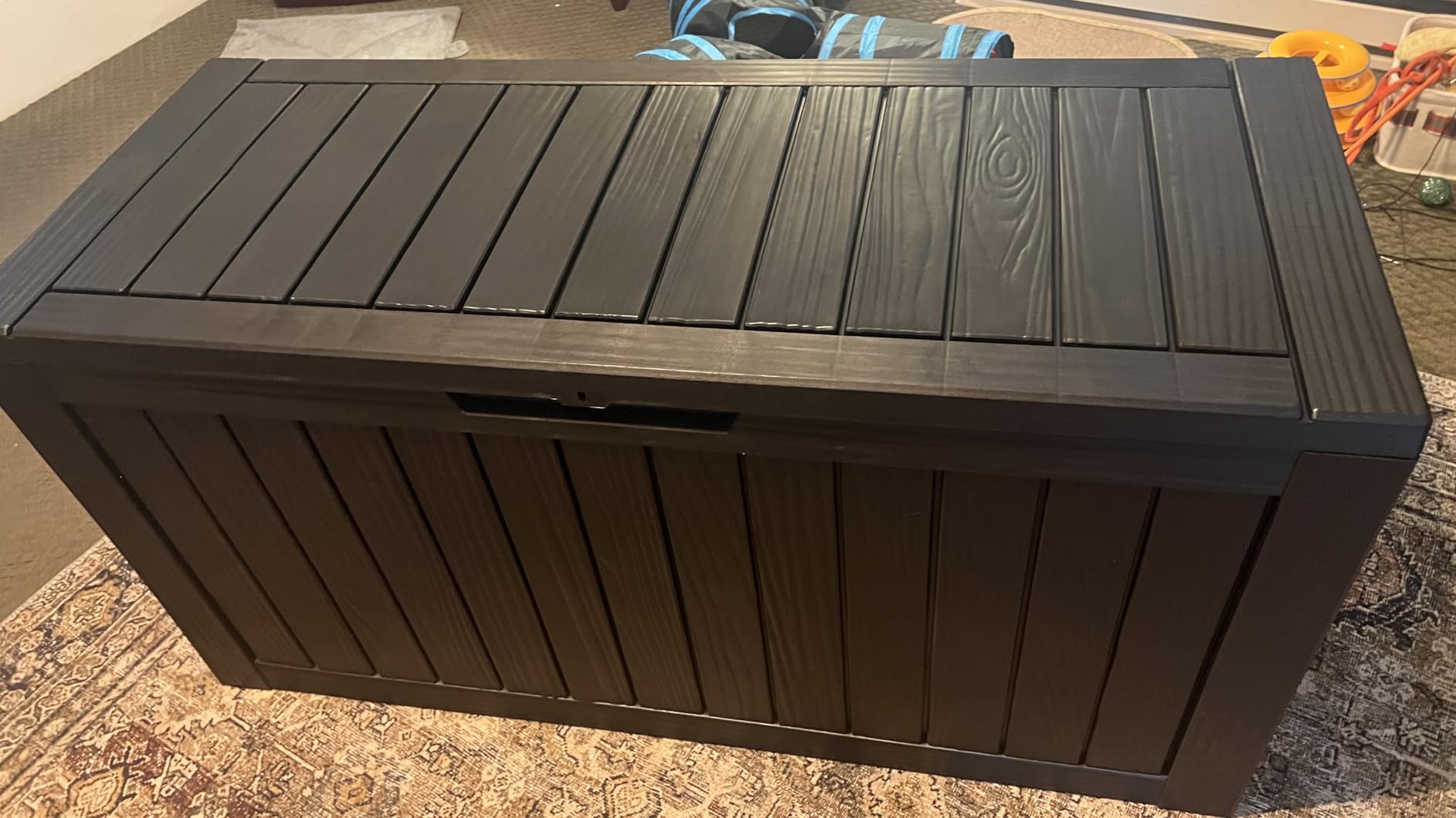 PatioZen 150 Gallon Resin Deck Box, Lockable Patio Outdoor Storage Box for Furniture, Garden Tools and Tools Storage, Waterproof Outside Storage Boxes - Black customer photo 2
