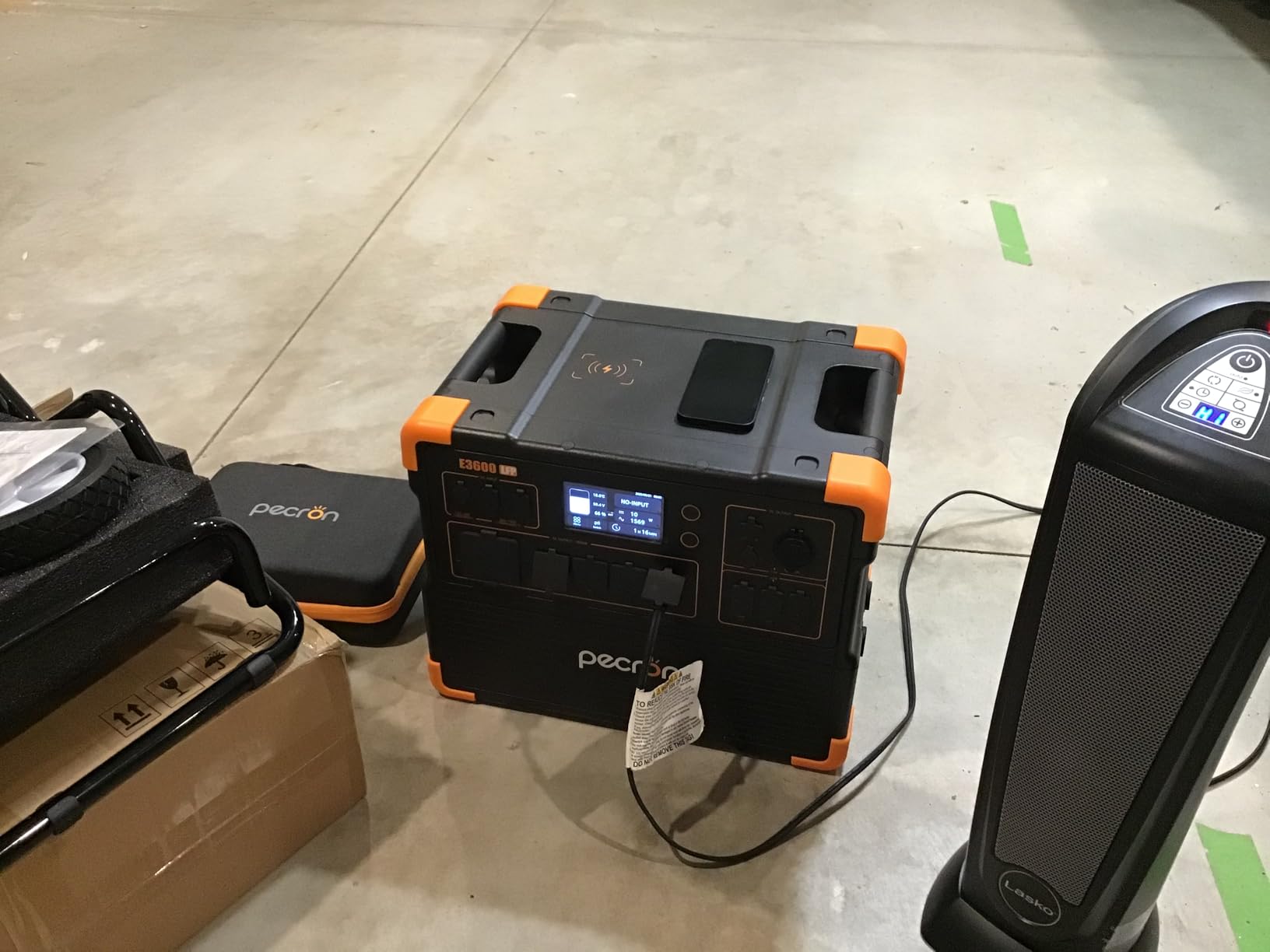 PECRON Portable Power Station 3072Wh E3600LFP with Trolley, 5x3600W AC Outlets Power Station, LiFePO4 Battery Backup Expanded to 18.43kWh, Solar Generator for Home Use, RV, Camping, CPAP, Emergency customer photo 2