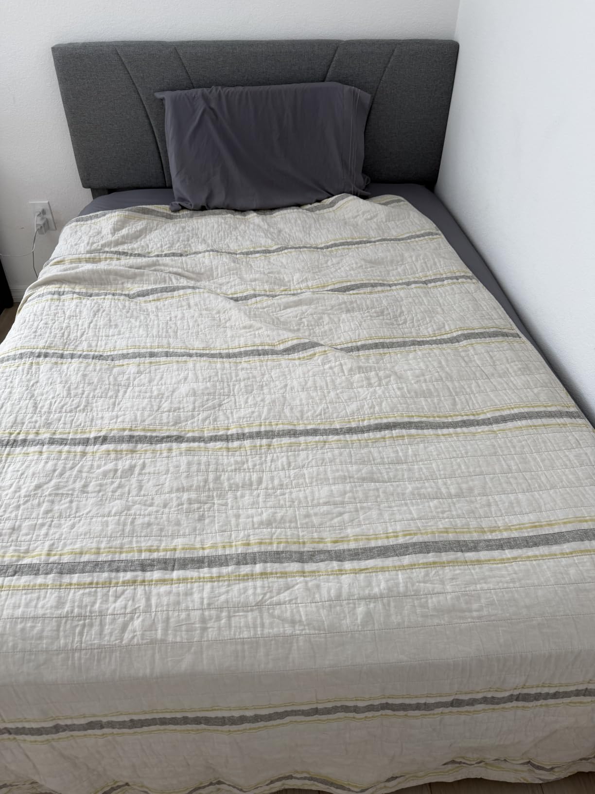 Novilla King Size Bed Frame with Adjustable Headboard Platform King Bed Frame Linen Fabric Upholstered Headboard, No Box Spring Needed, Noise-Free, Wooden Slats Support, Easy Assembly, Beige customer photo 2